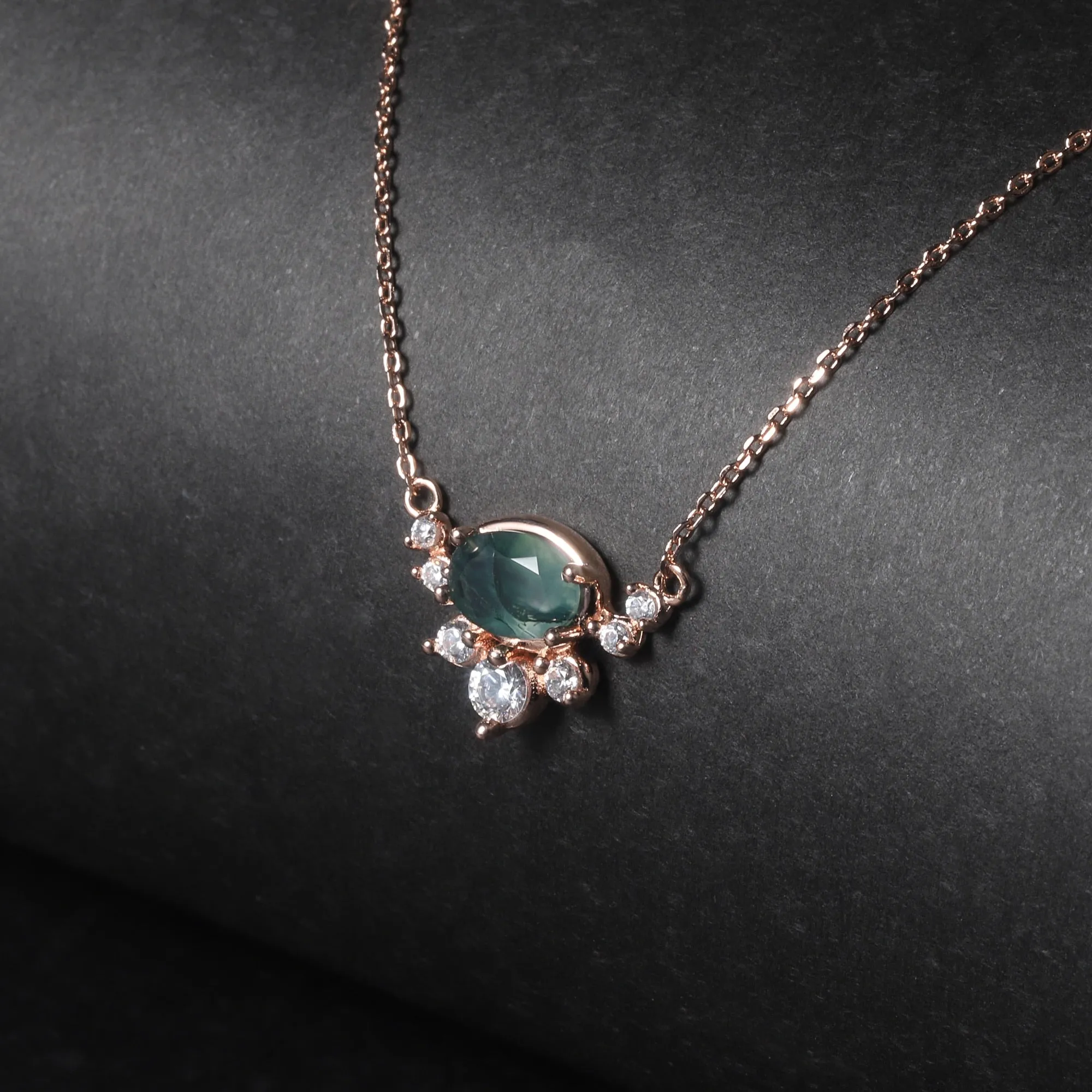 0.79 ctw Oval Cut Natural Moss Agate Necklace