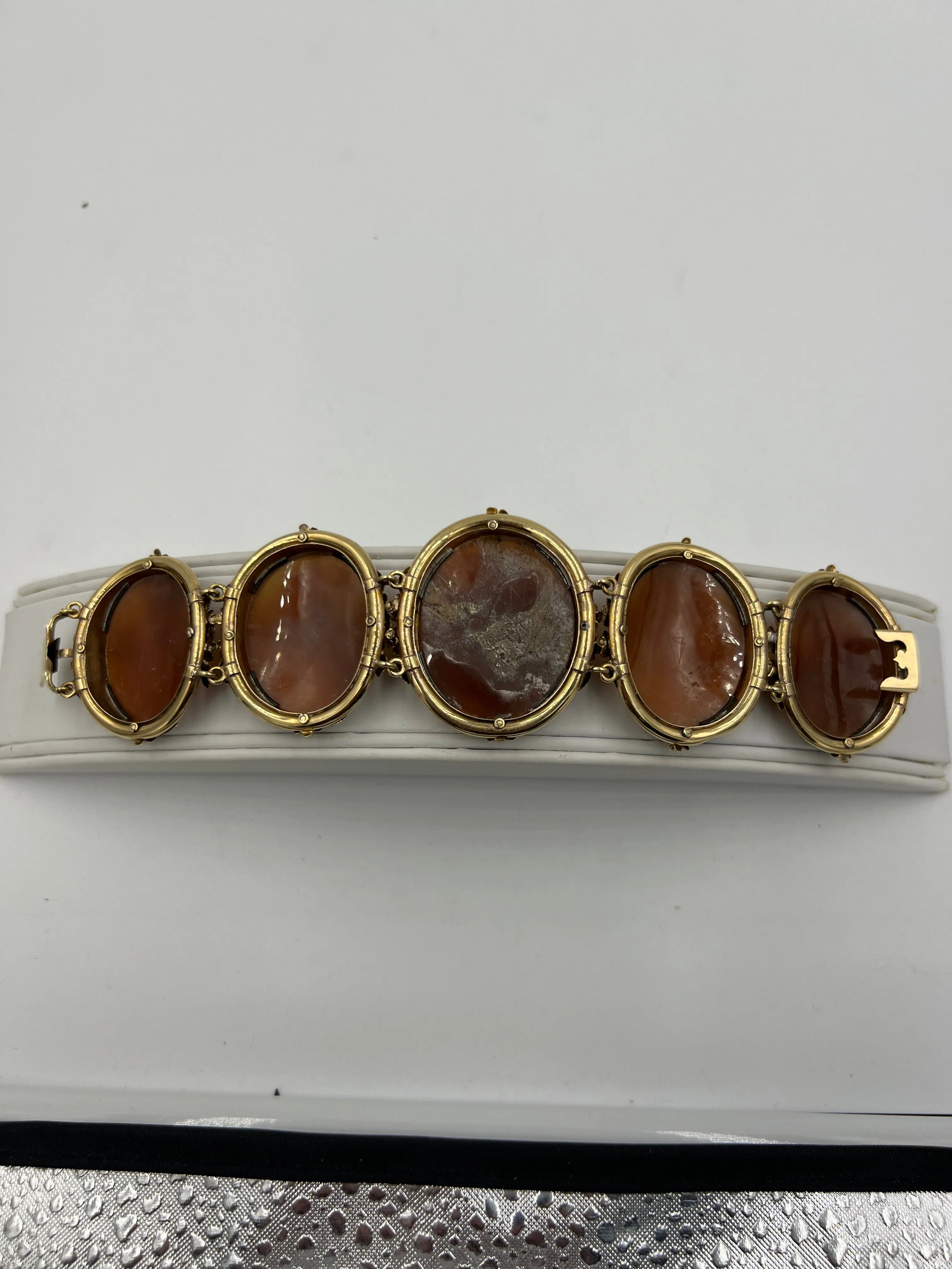 1890s Victorian Five Sardonyx Shell Cameo Gold Bracelet