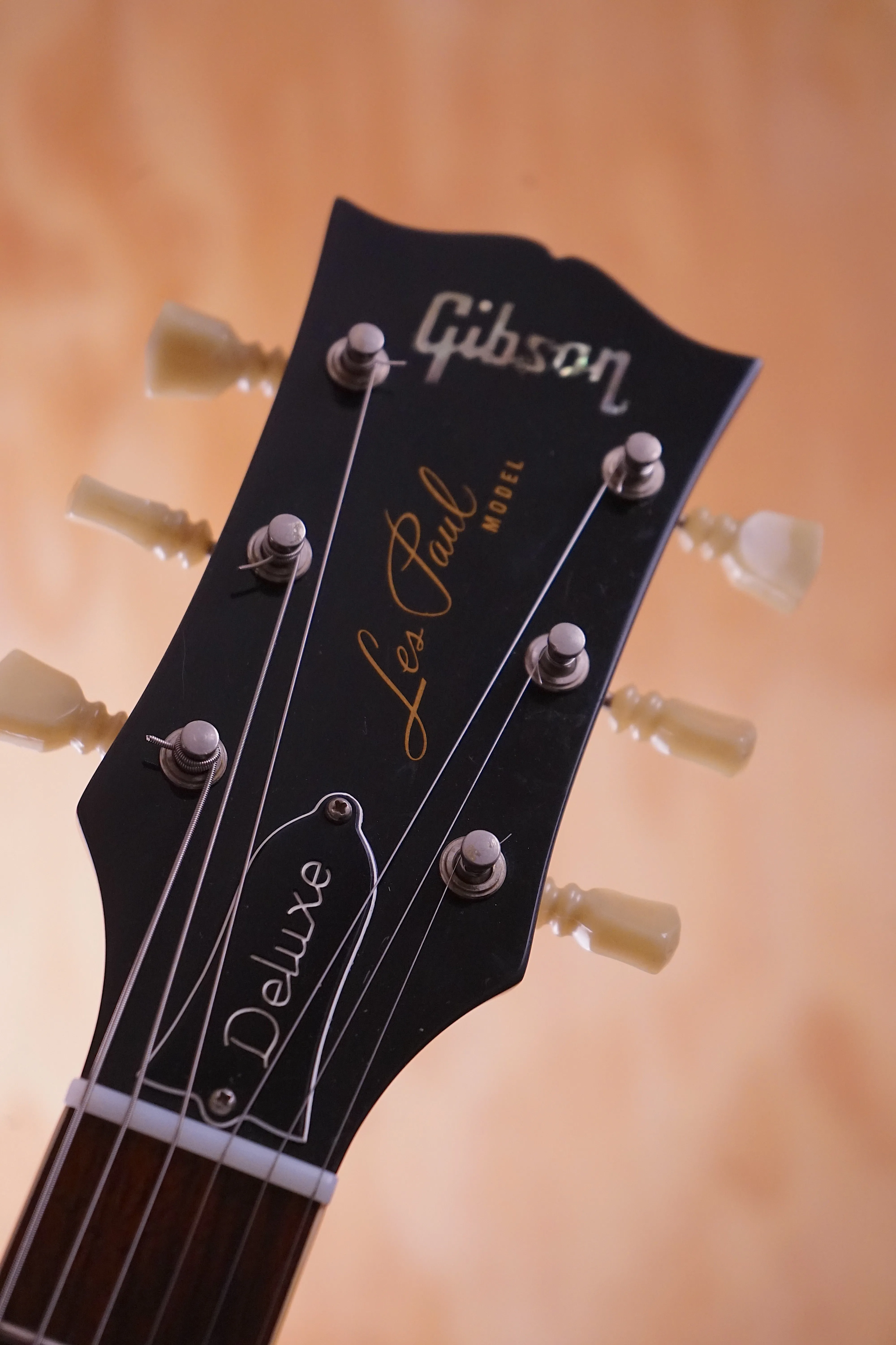 1973 Gibson Les Paul Deluxe Gold Top, USED