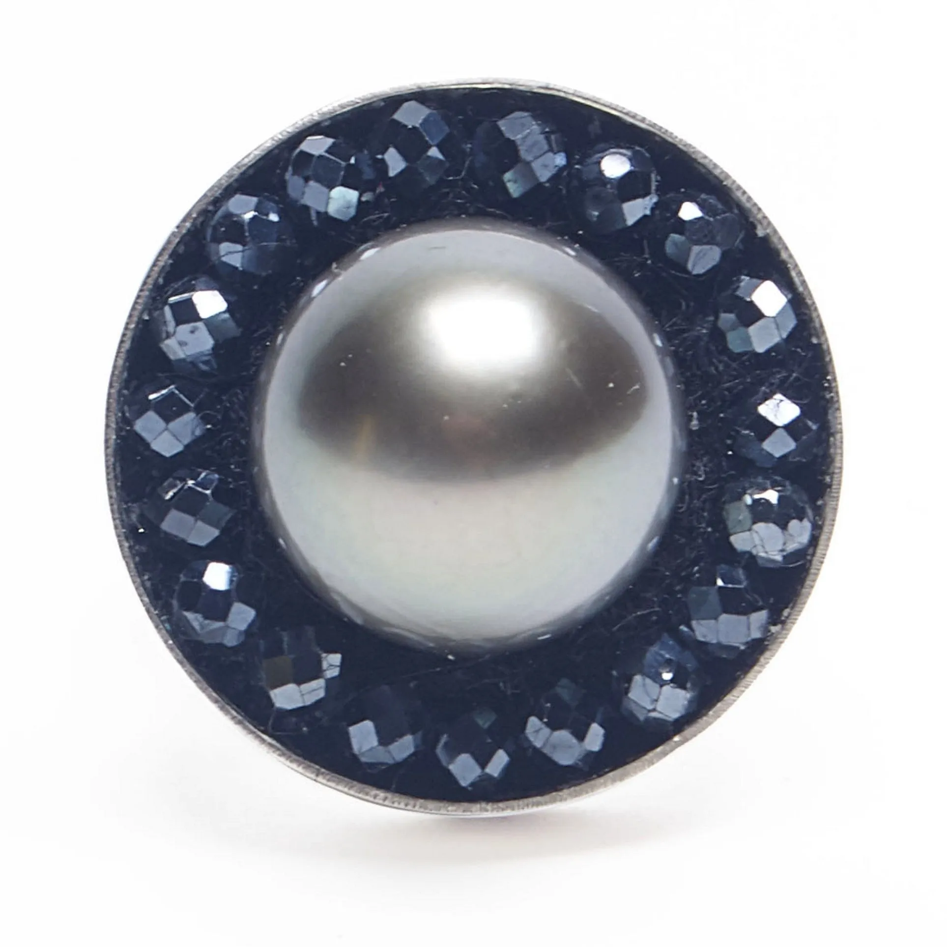Arzouman Luxe Black South Sea Pearl surrounded by Black Sapphire