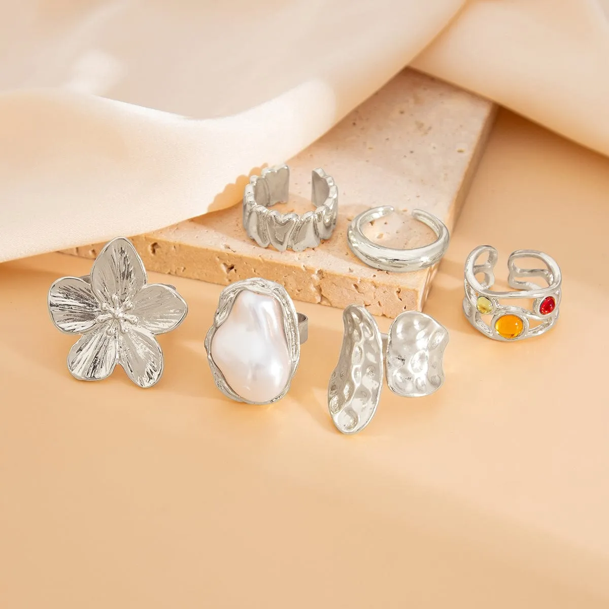 Baroque 6pcs Irregular Pearl Inlaid Textured Flower Ring Set