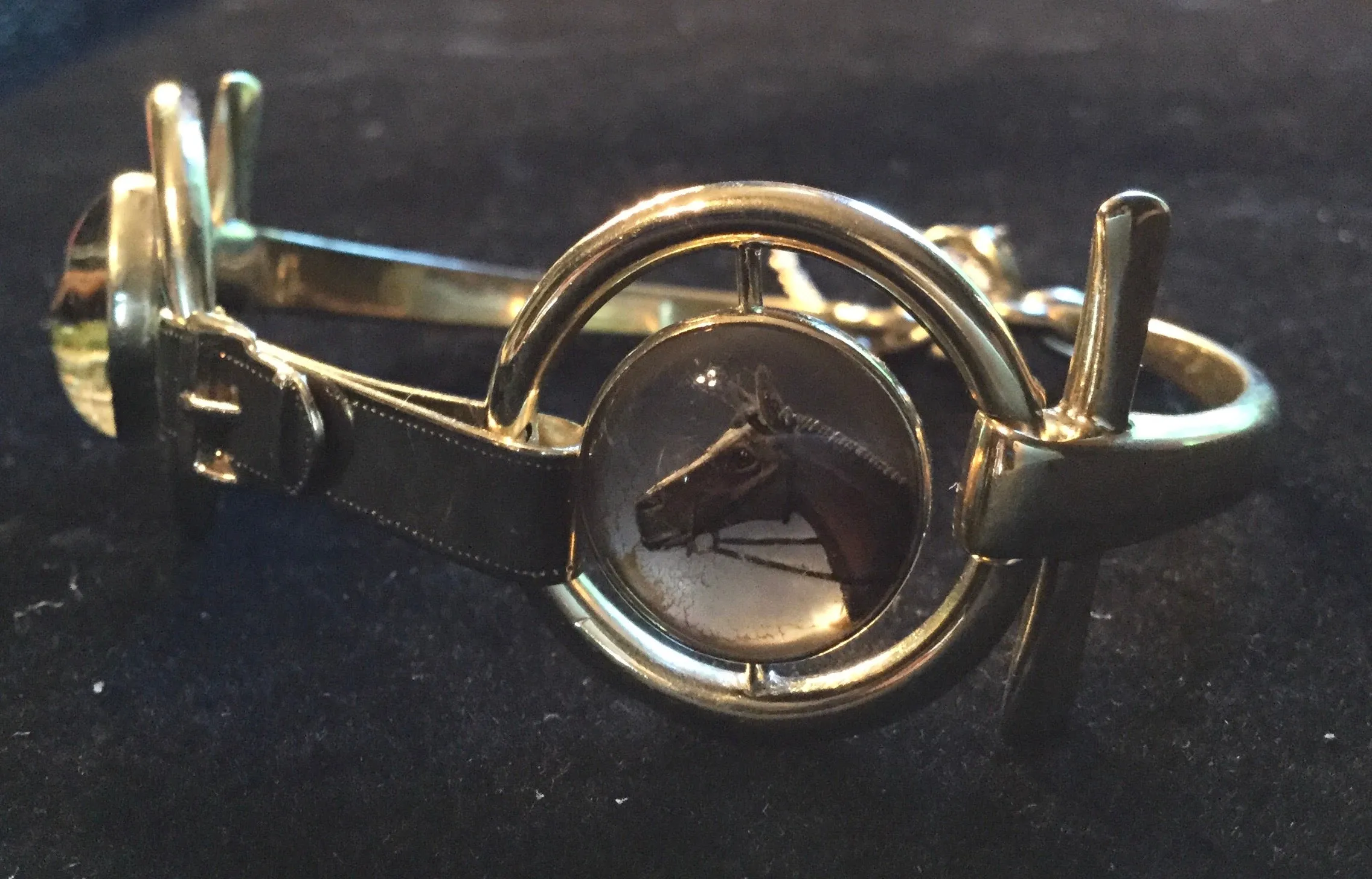 Bracelet Hinged and Buckle Form14 kt Yellow Gold with Two Reverse Intaglio Crystals