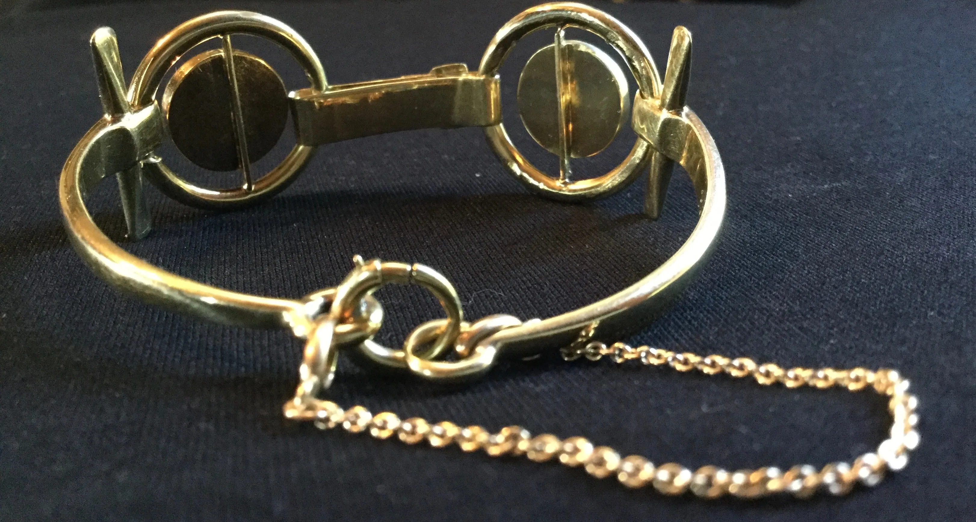 Bracelet Hinged and Buckle Form14 kt Yellow Gold with Two Reverse Intaglio Crystals