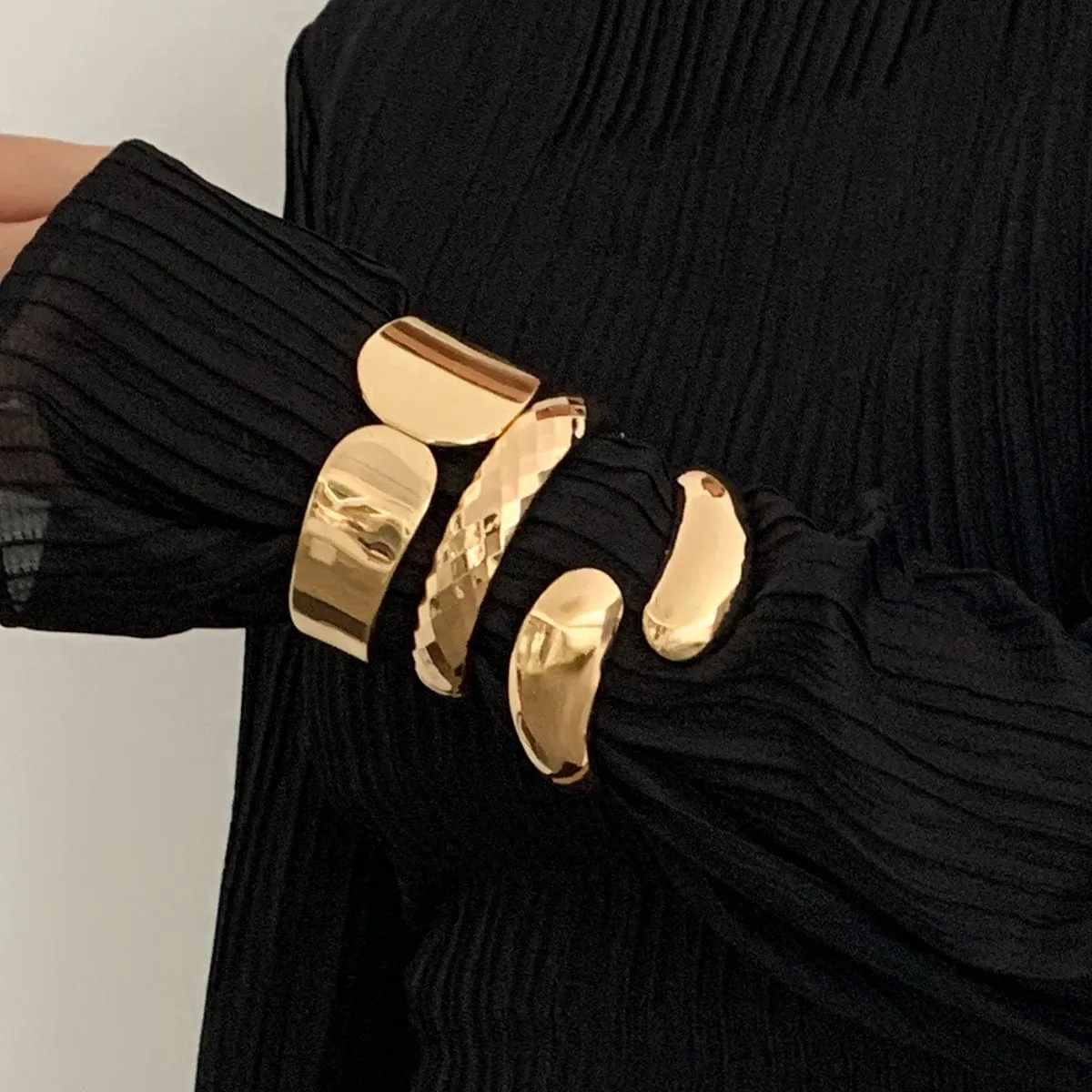 Chic Gold Silver Plated Cut Surface Bangle Bracelet