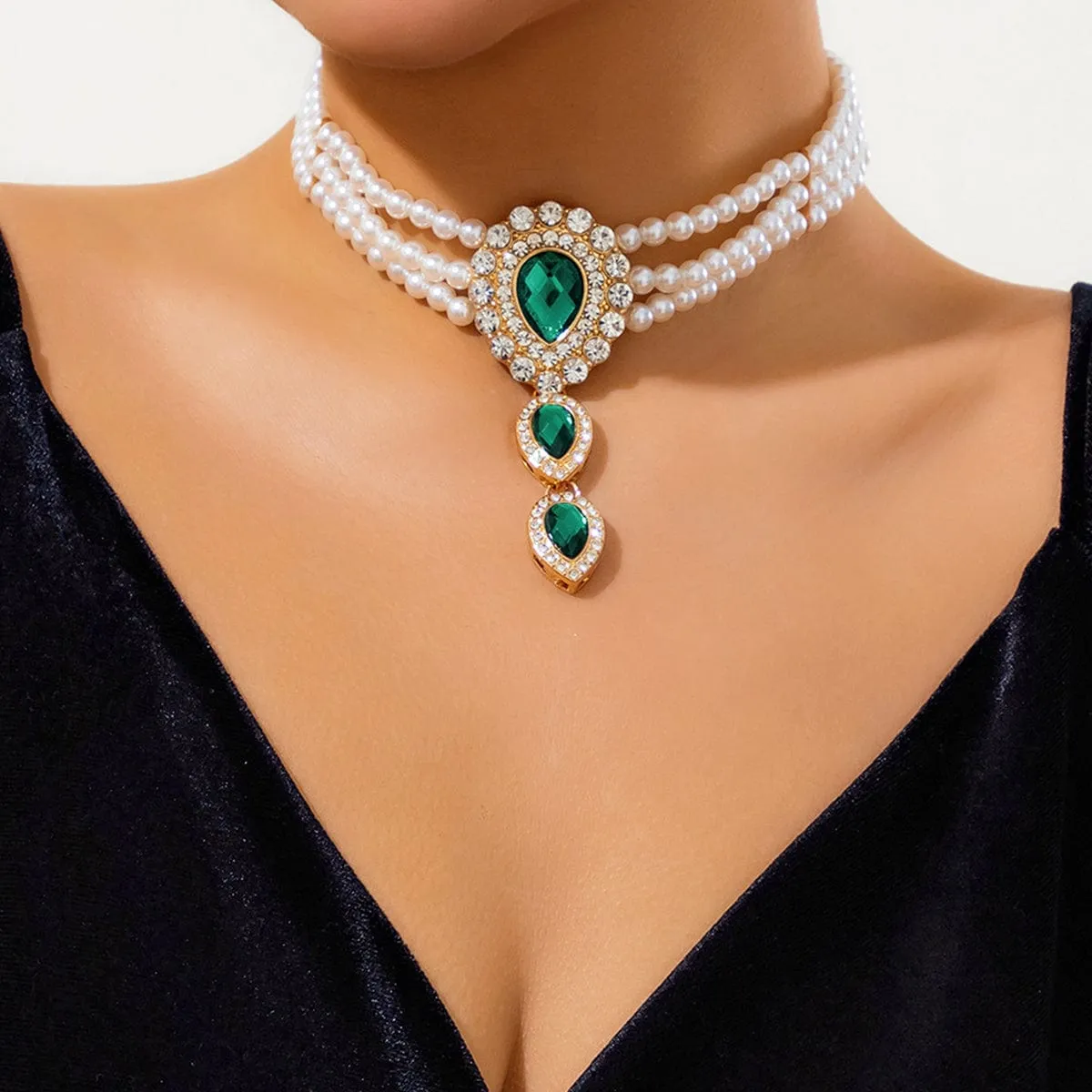 Classic Layered Emerald CZ Inlaid Waterdrop Pendant Pearl Chain Choker Necklace