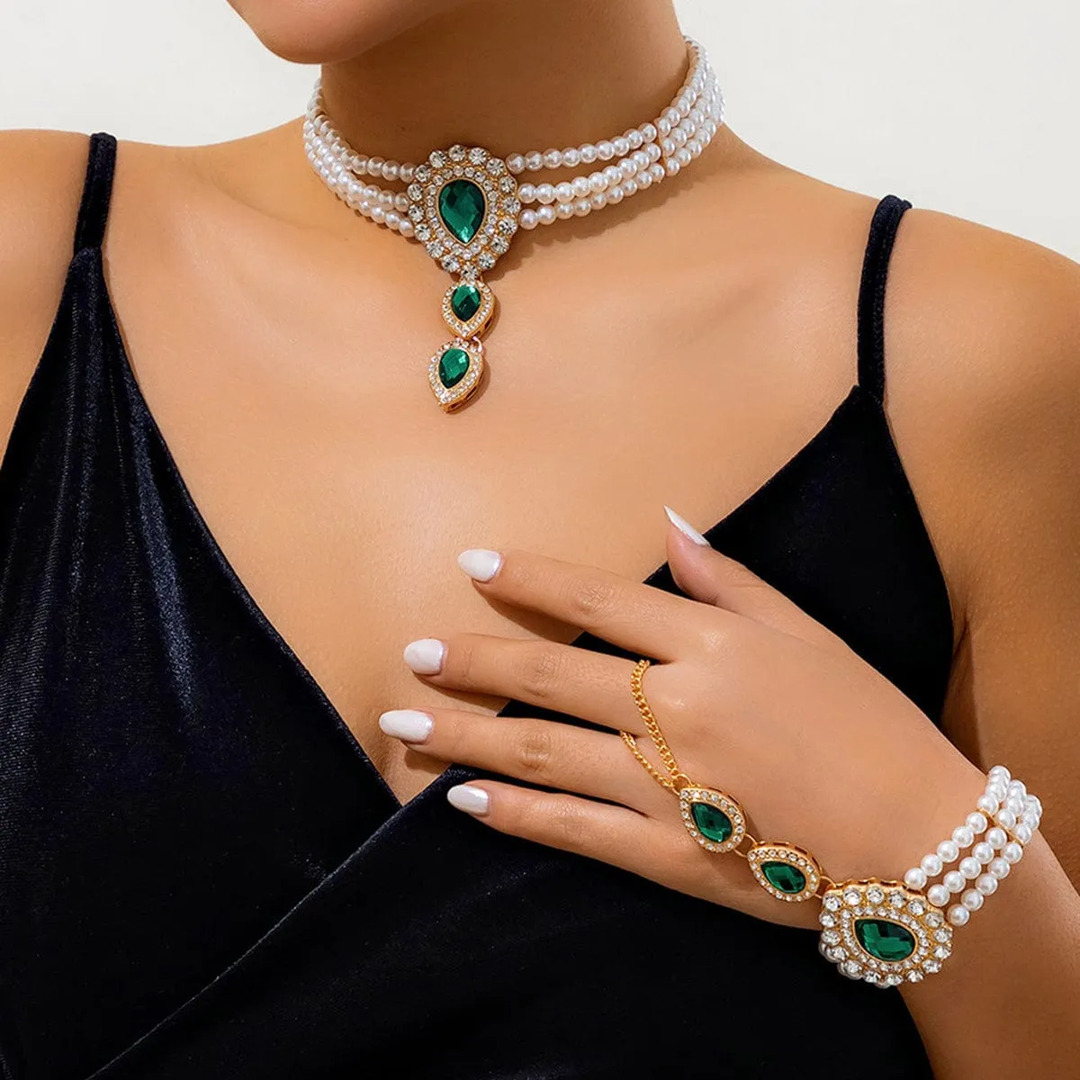 Classic Layered Emerald CZ Inlaid Waterdrop Pendant Pearl Chain Choker Necklace