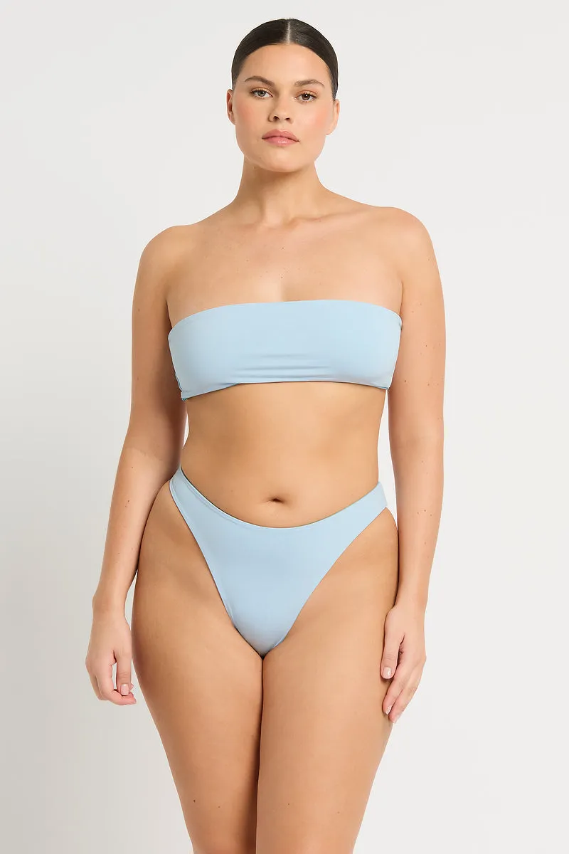 Crista Brief