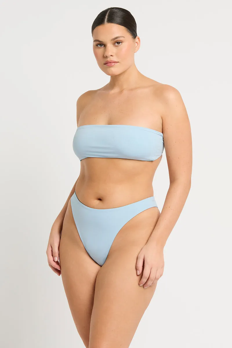Crista Brief