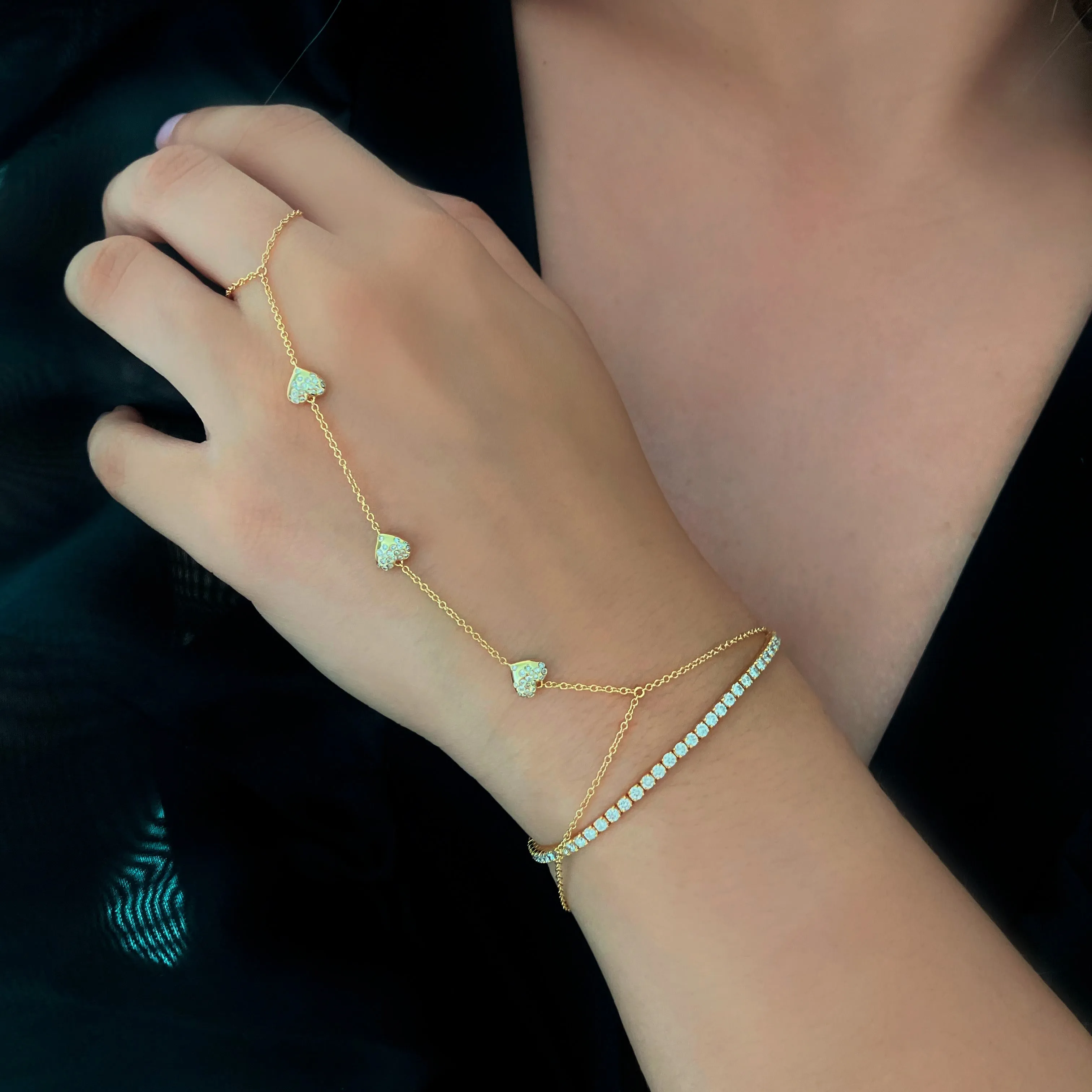 Dripping Scattered Hearts Hand Chain