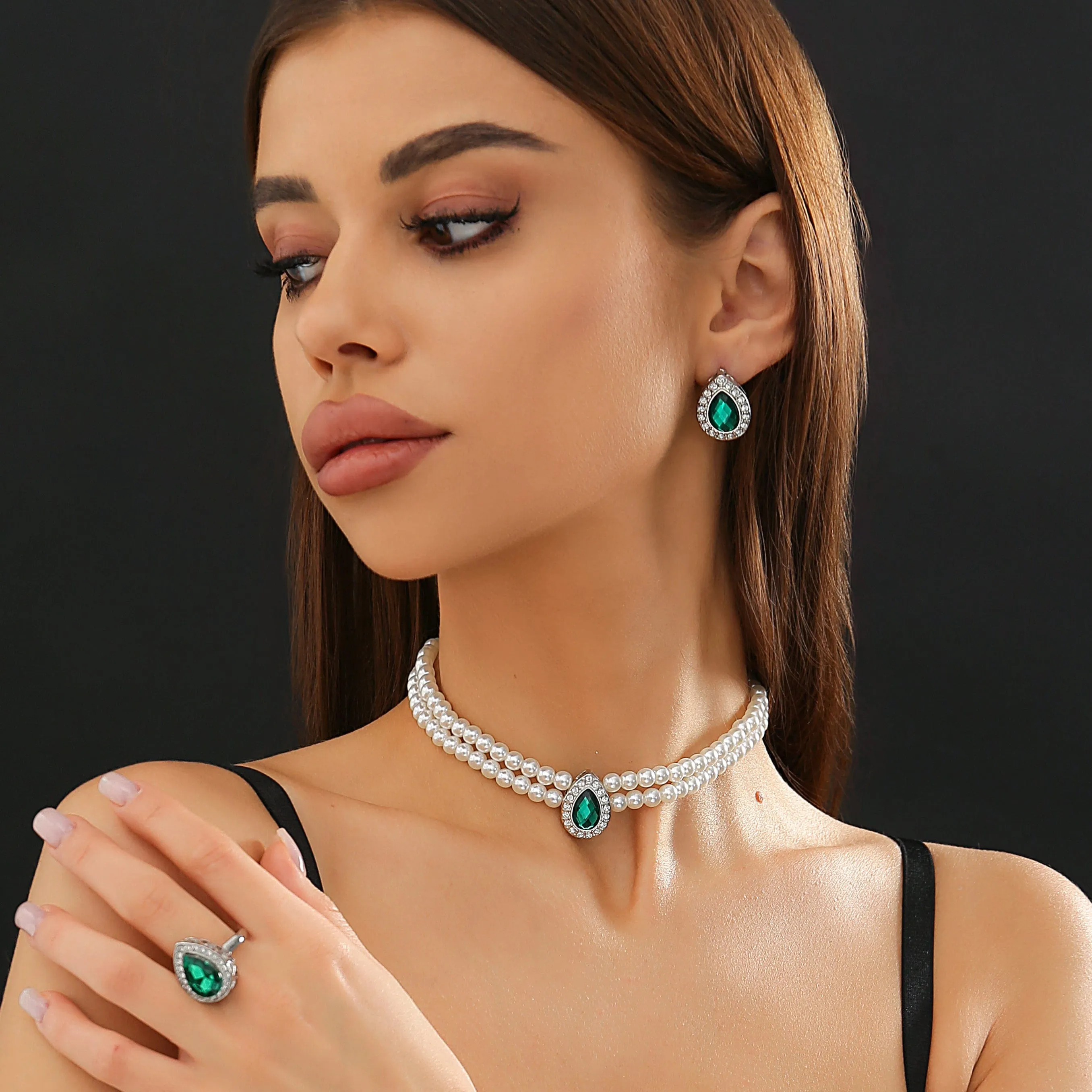 Elegant Emerald Cubic Zirconia Inlaid Pearl Chain Choker Necklace Earrings Ring Set