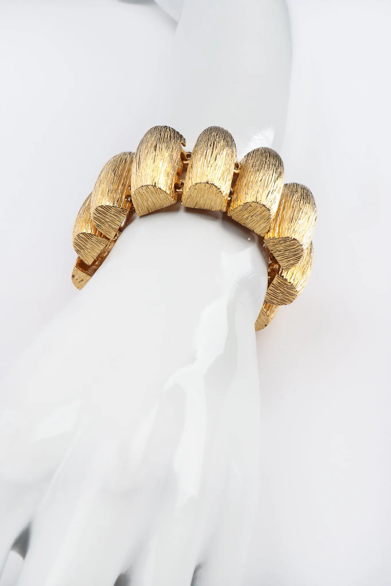 Etched Barrel Link Bracelet