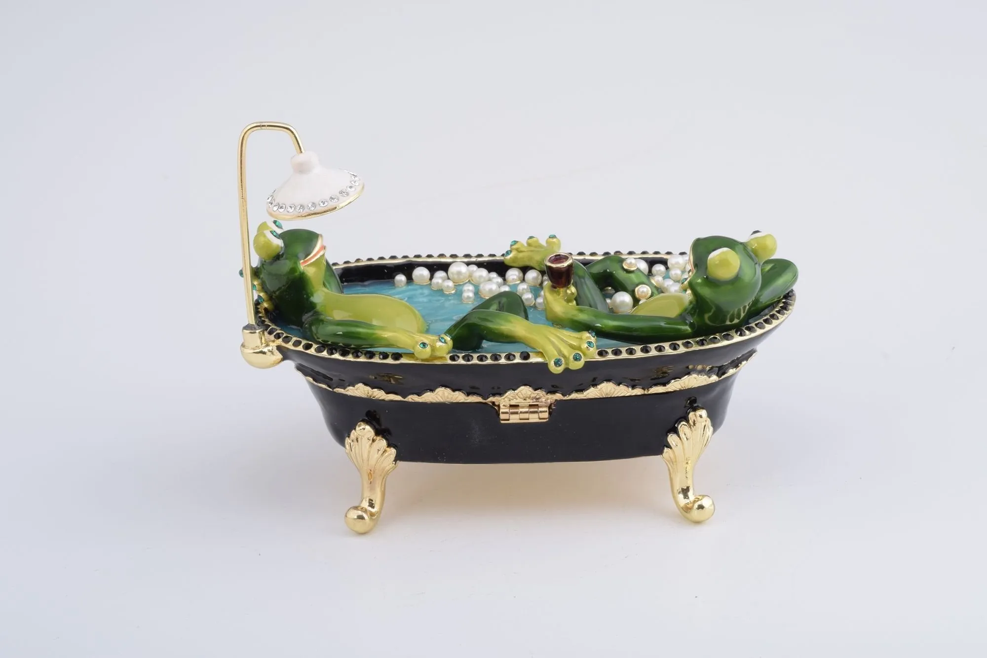 Frogs Bath
