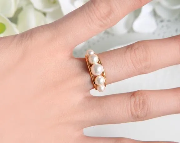 Gemini pearl ring