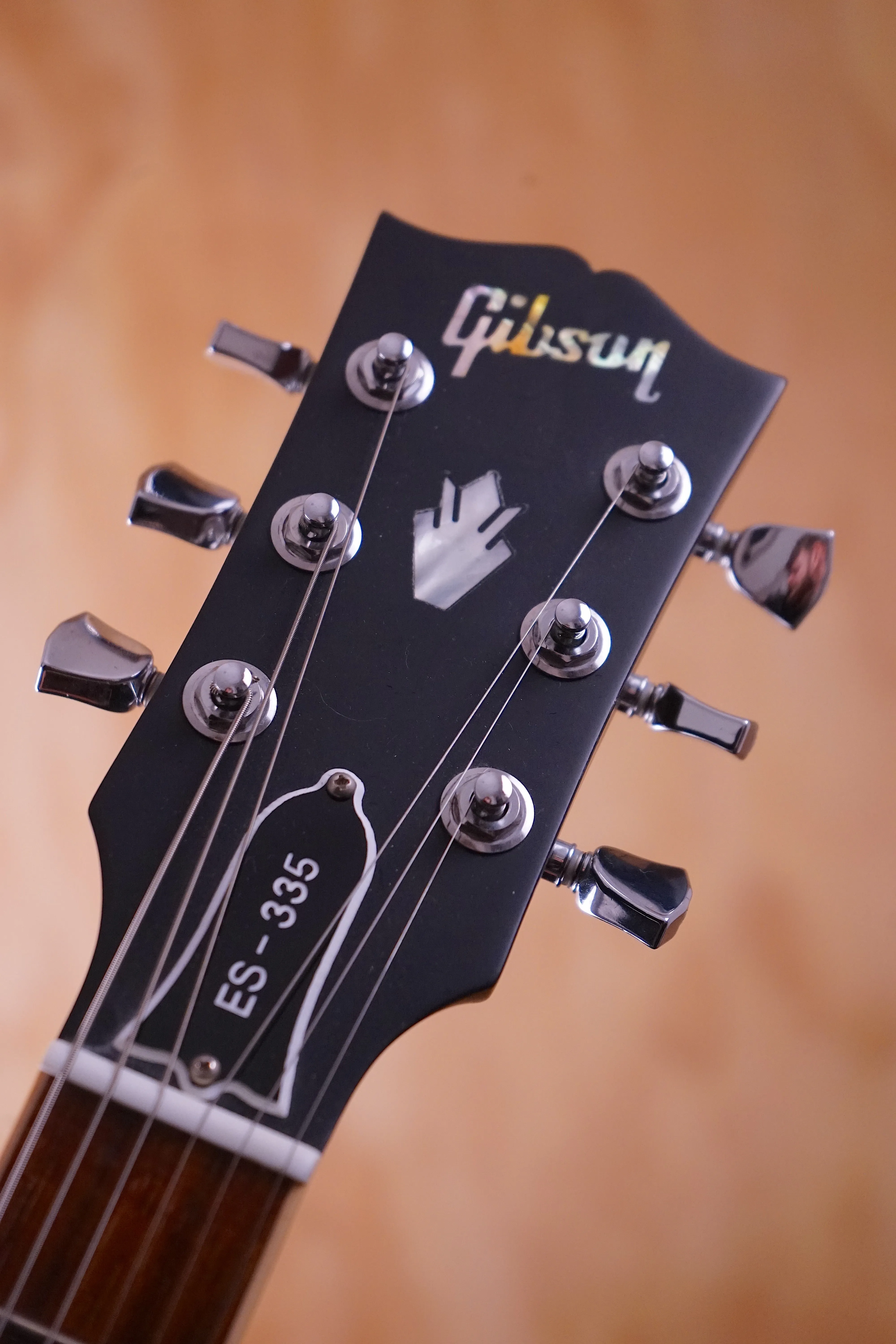 Gibson ES-335 with P90s in Walnut, USED