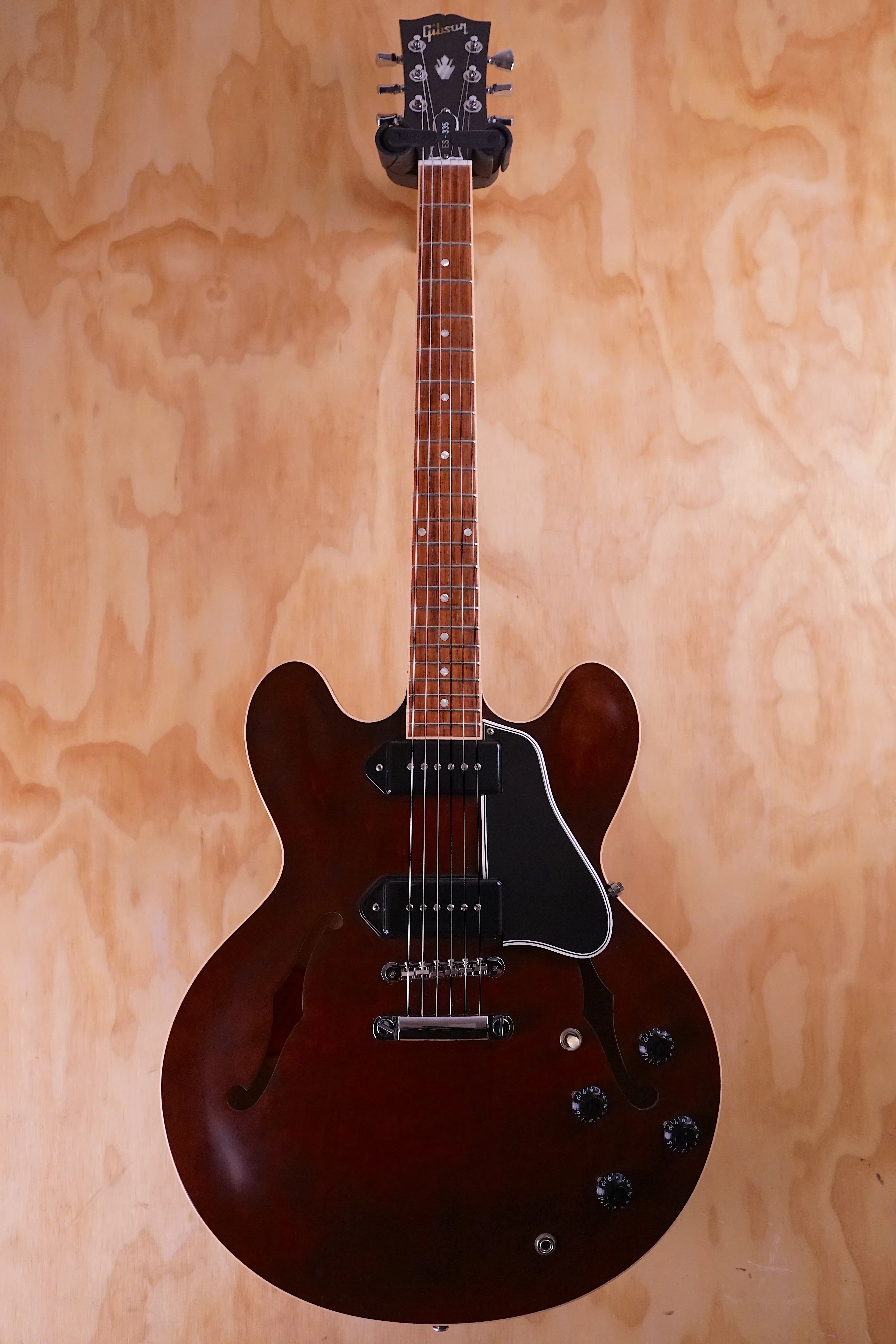 Gibson ES-335 with P90s in Walnut, USED