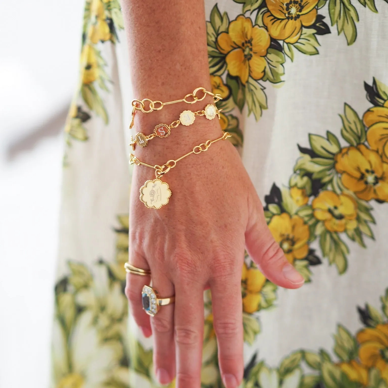 Goldbug Scalloped Station Bracelet