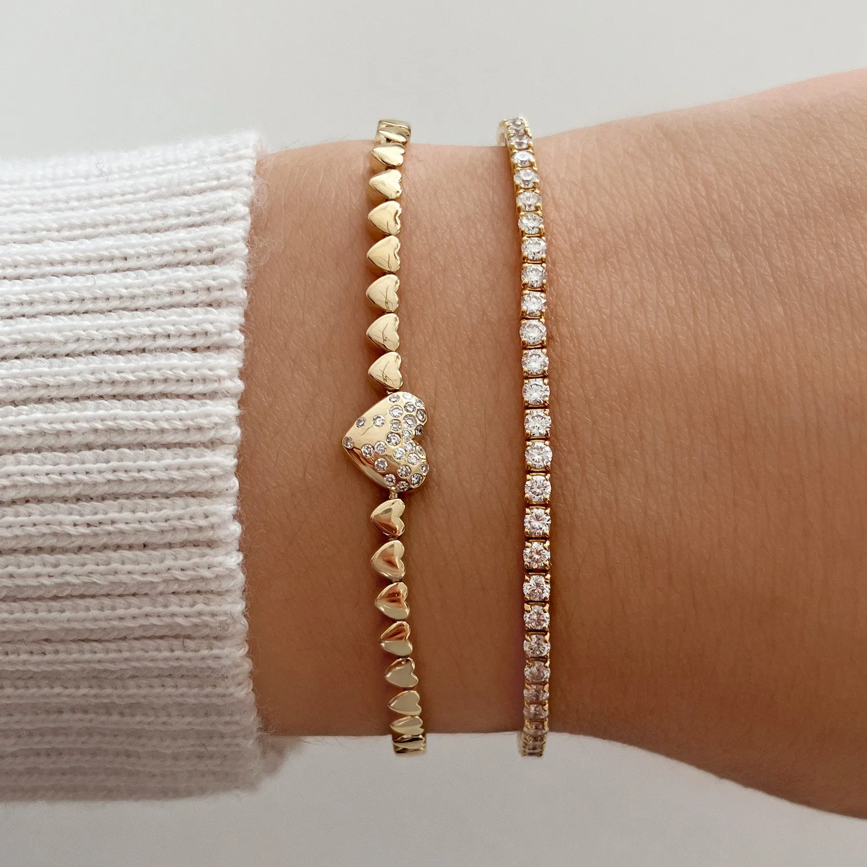 Golden Dripping Scattered Hearts Bracelet