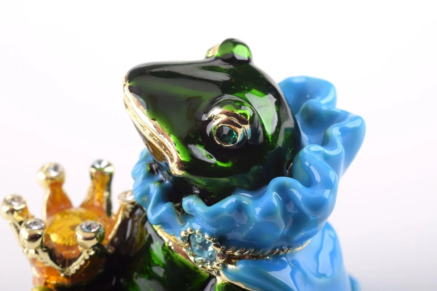 Green Frog Queen