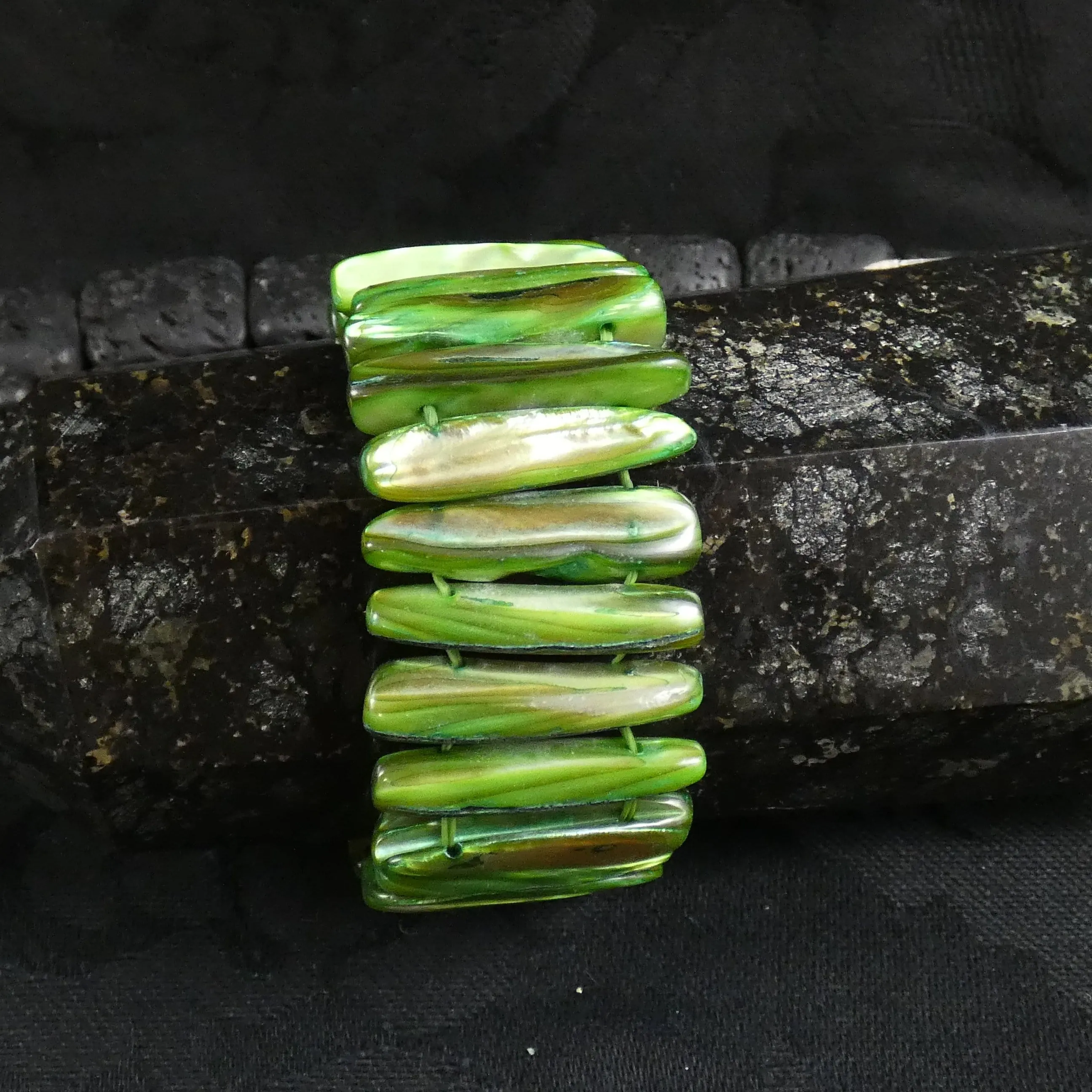 Green Mother of Pearl Stretch Bracelets (dyed) (Various)