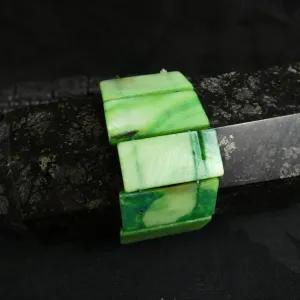 Green Mother of Pearl Stretch Bracelets (dyed) (Various)
