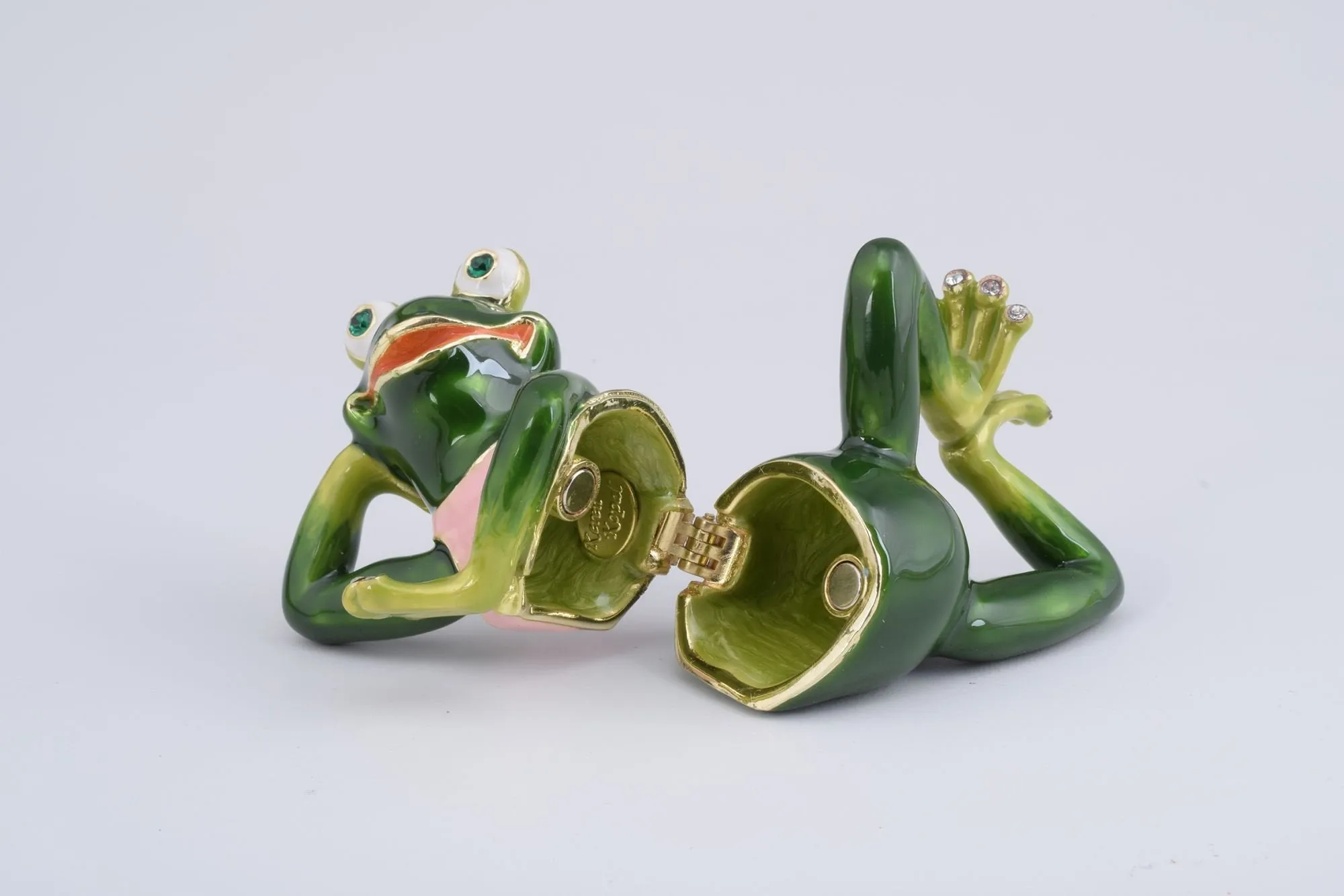 Gymnastic Frog with a Pink Shirt