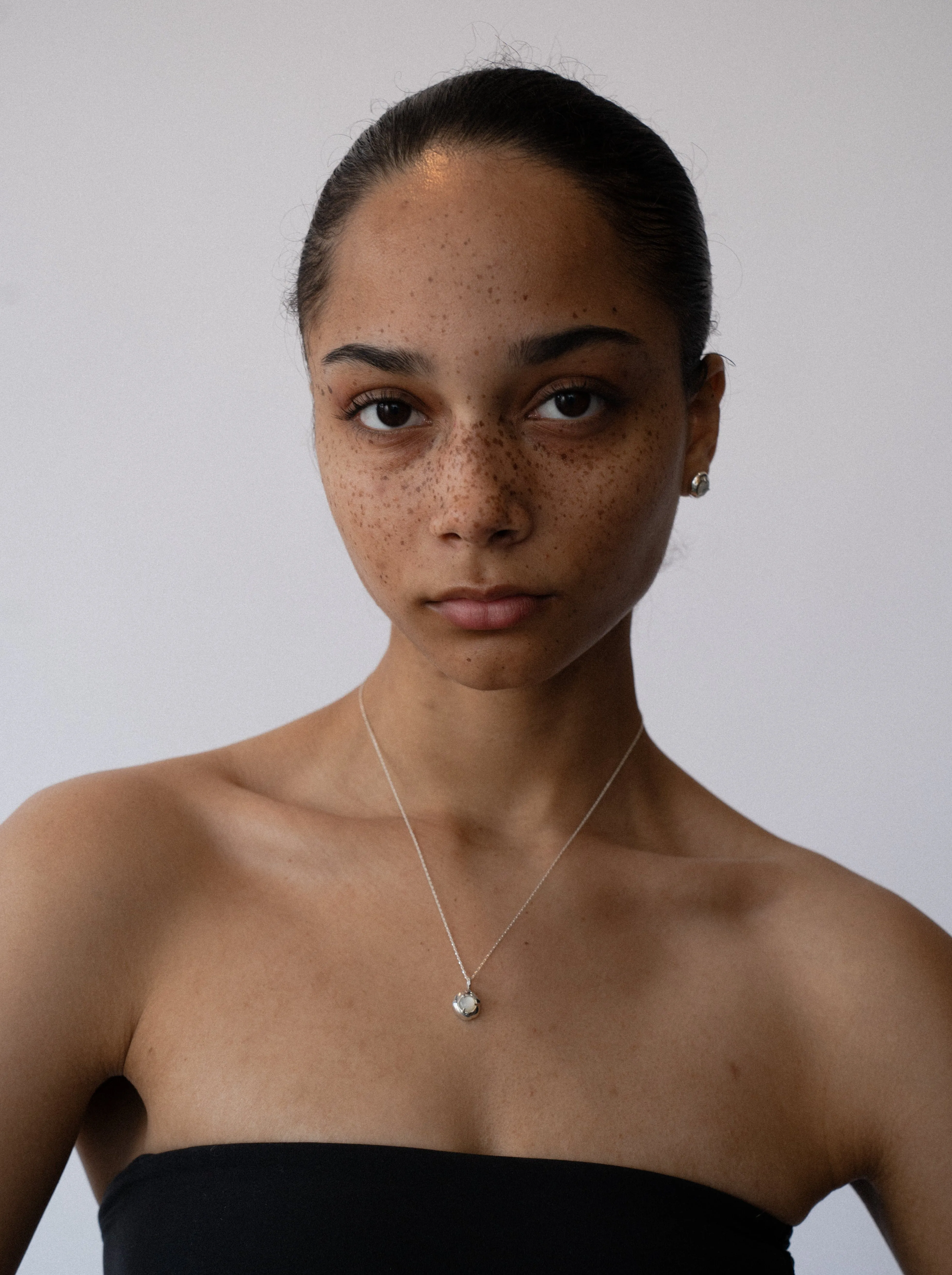Keeper Necklace | Silver   Mother of Pearl