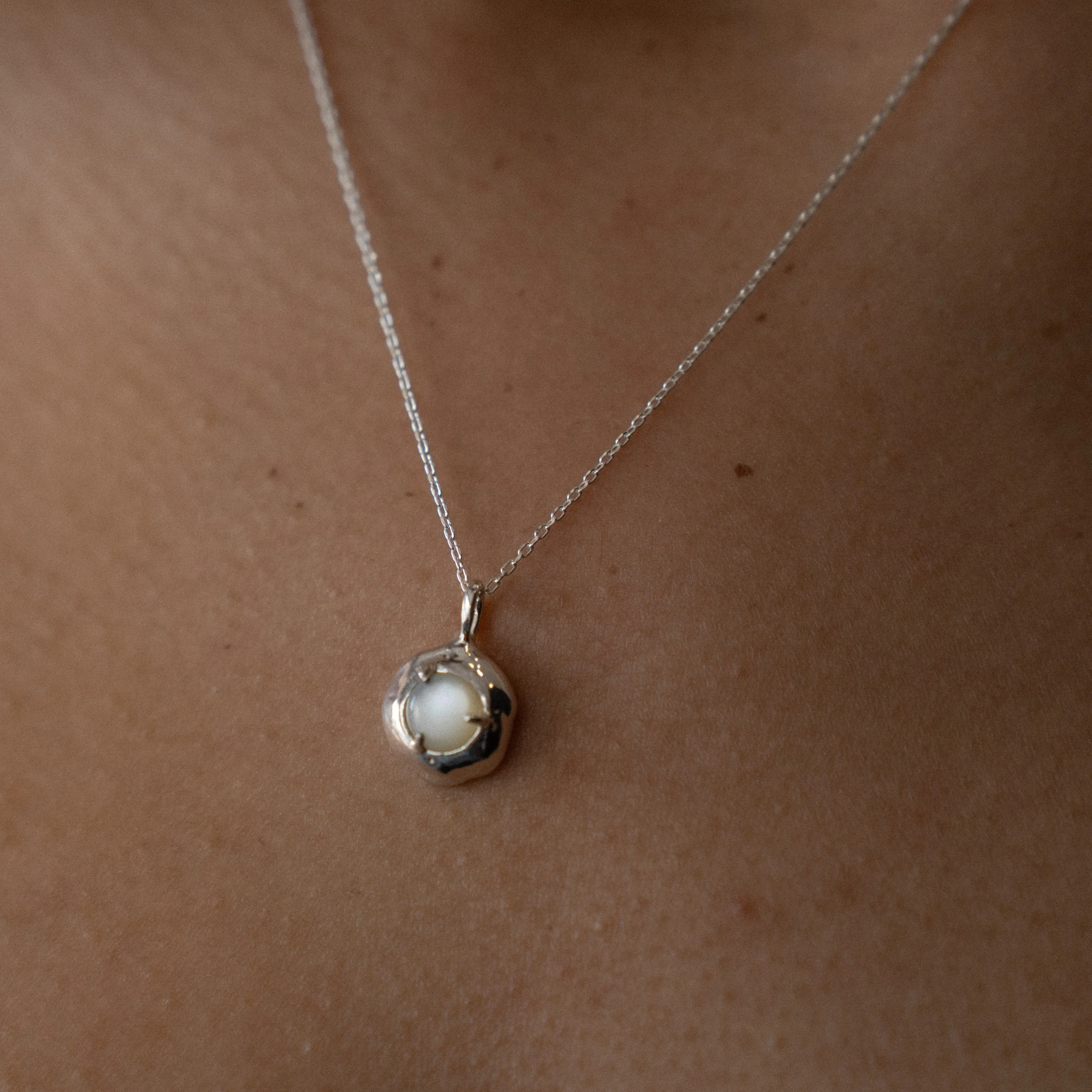 Keeper Necklace | Silver   Mother of Pearl