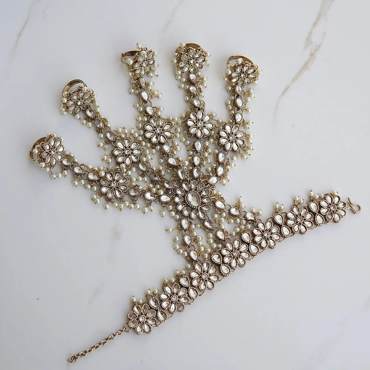 Kundan Panja Pearl Latkan Bracelet