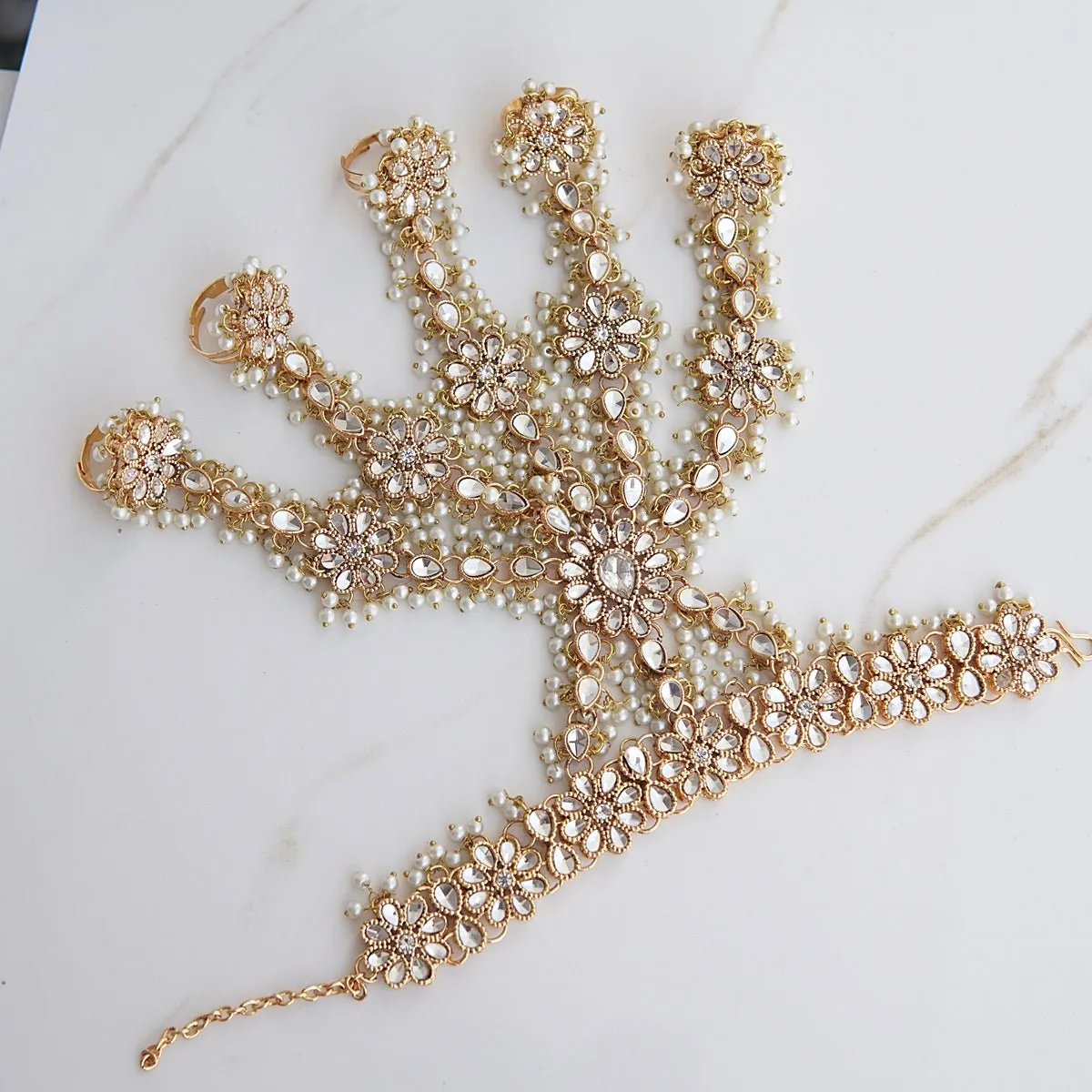 Kundan Panja Pearl Latkan Bracelet