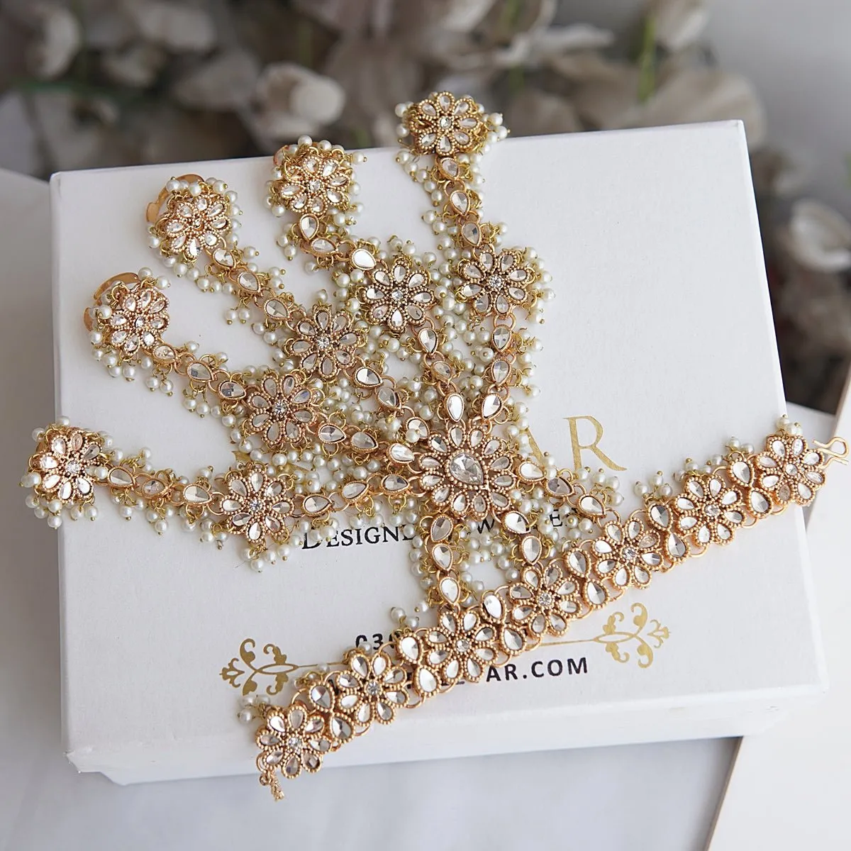 Kundan Panja Pearl Latkan Bracelet