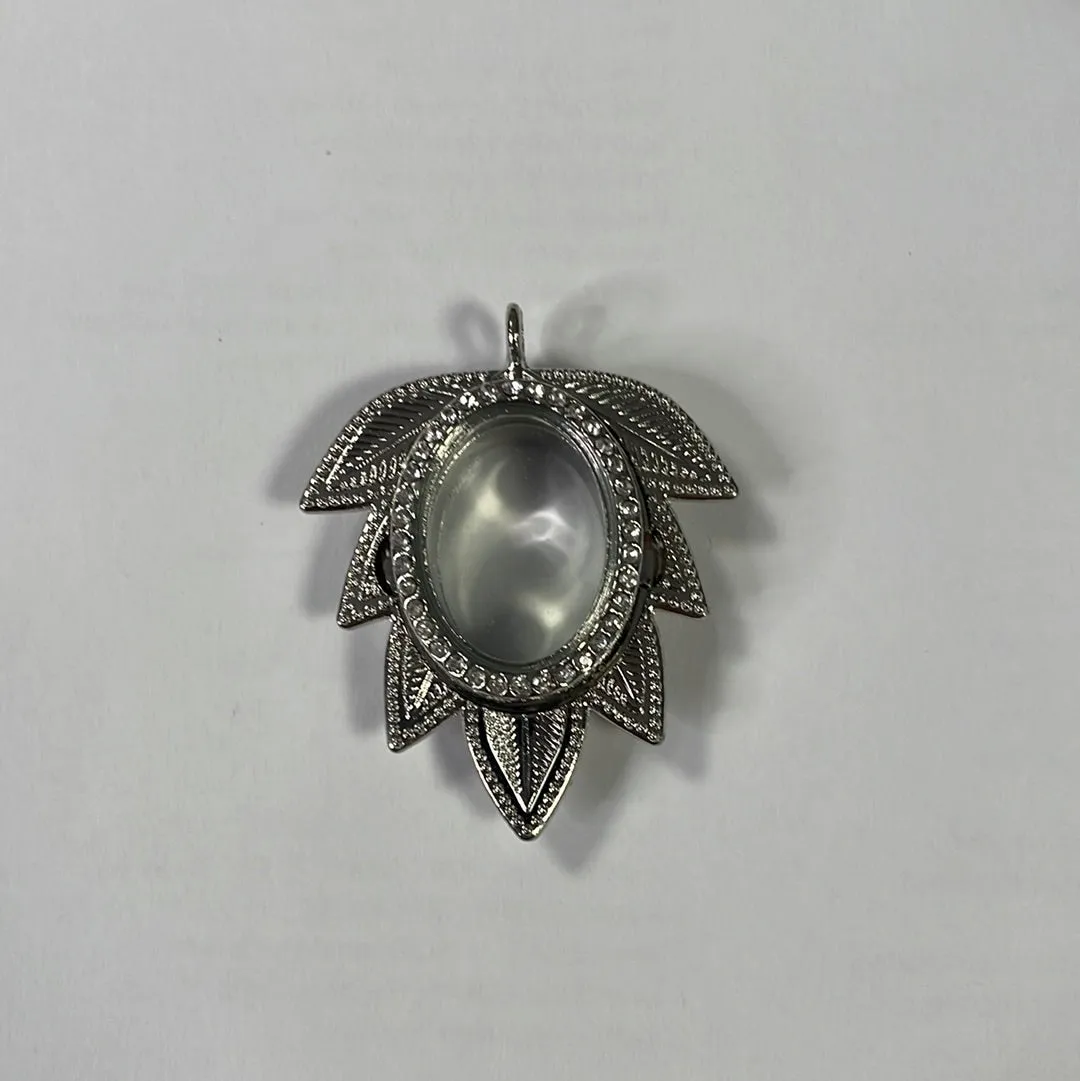 Lotus Pearl/Gem Locket