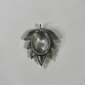 Lotus Pearl/Gem Locket