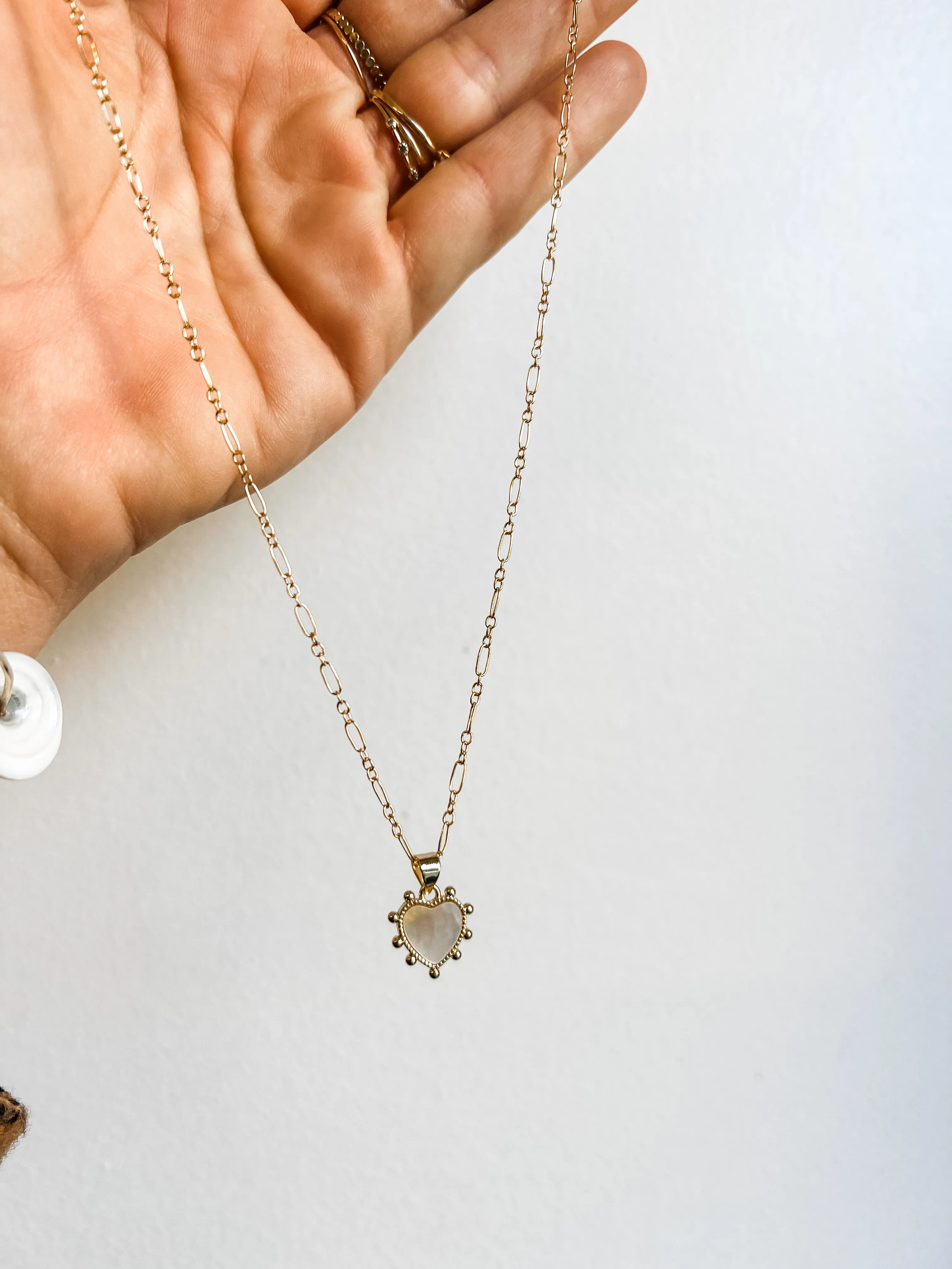 Mica mother of pearl heart necklace