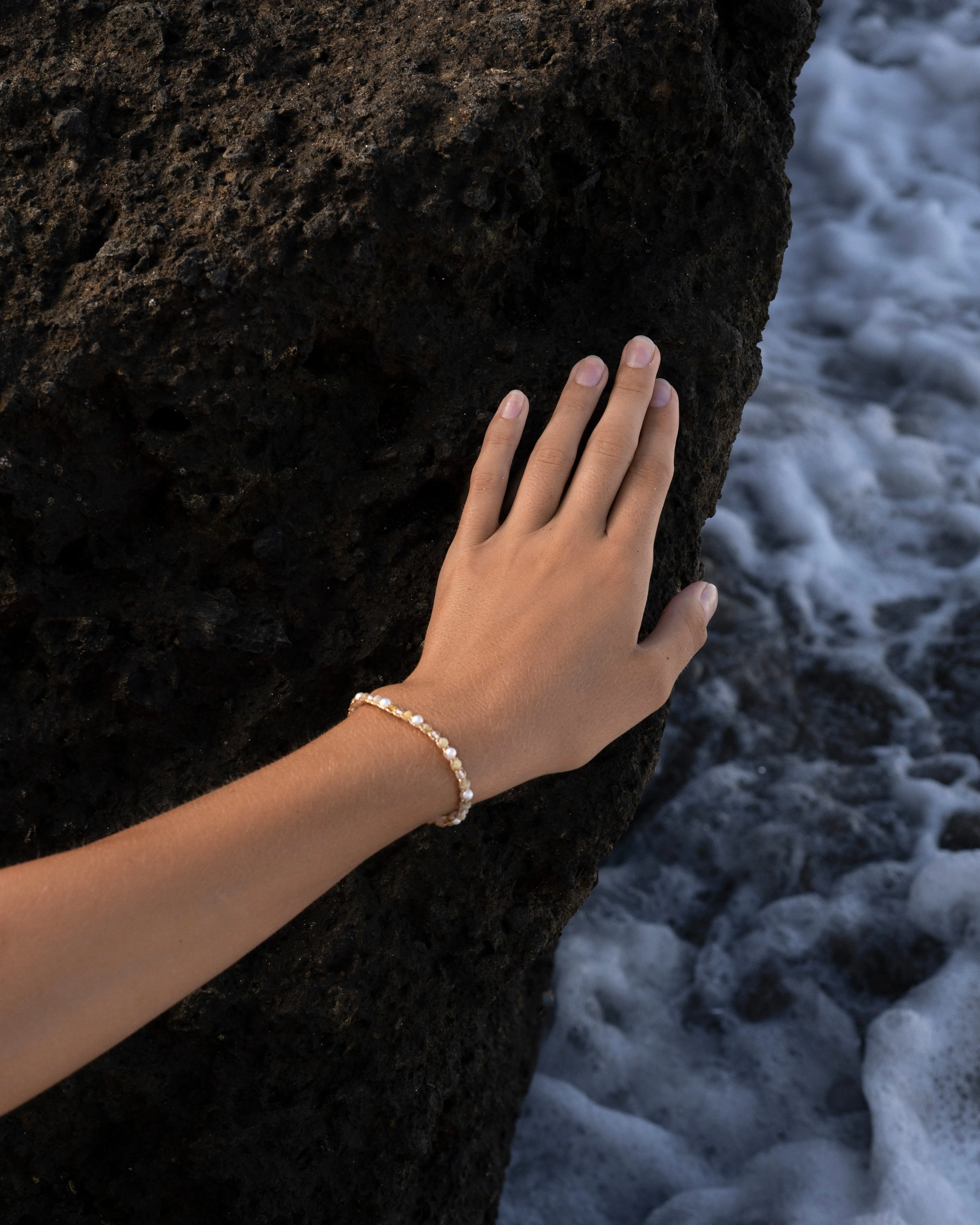 Moon Midnight Glow Bracelet | Gold