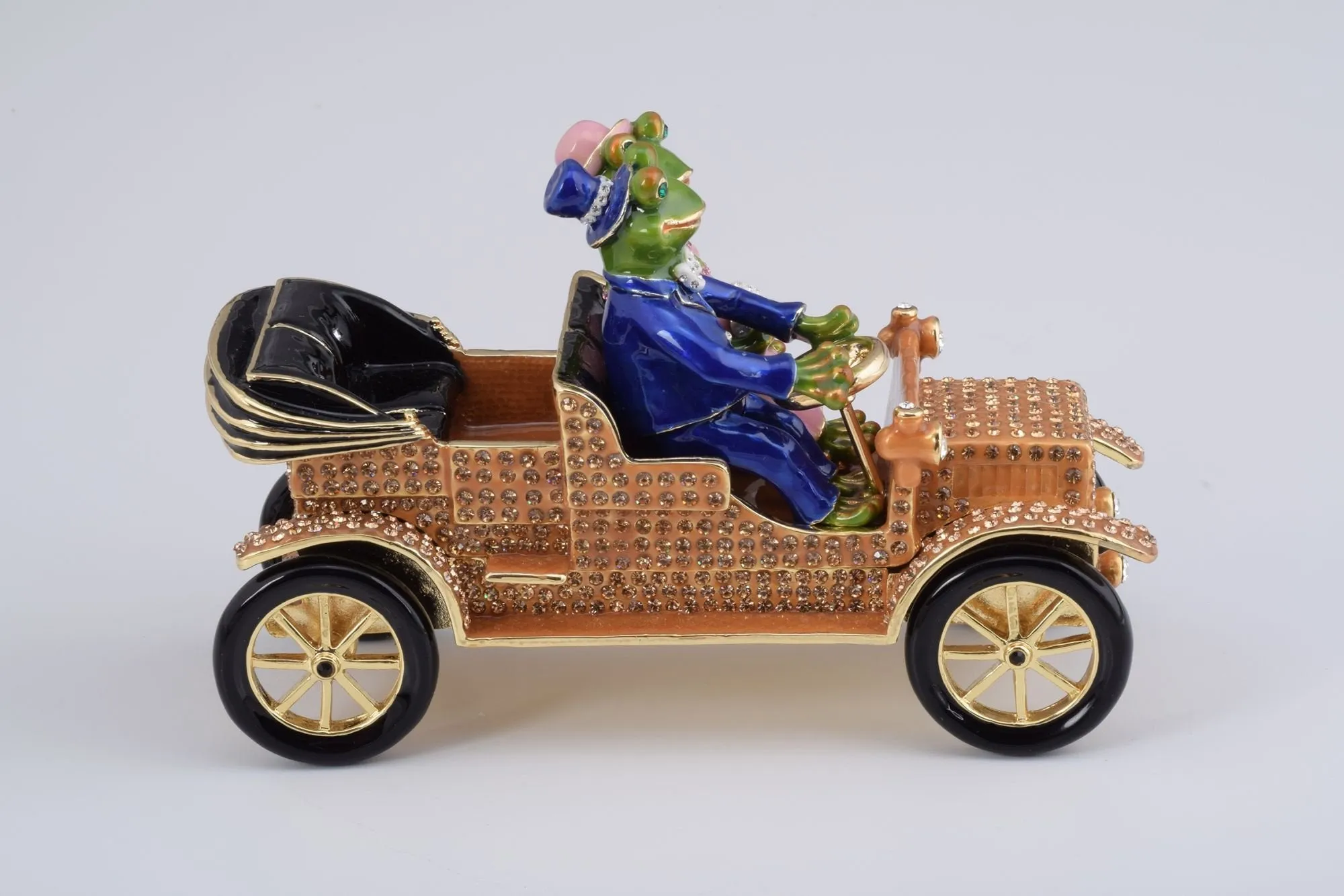 Mr. & Mrs. Frog Car