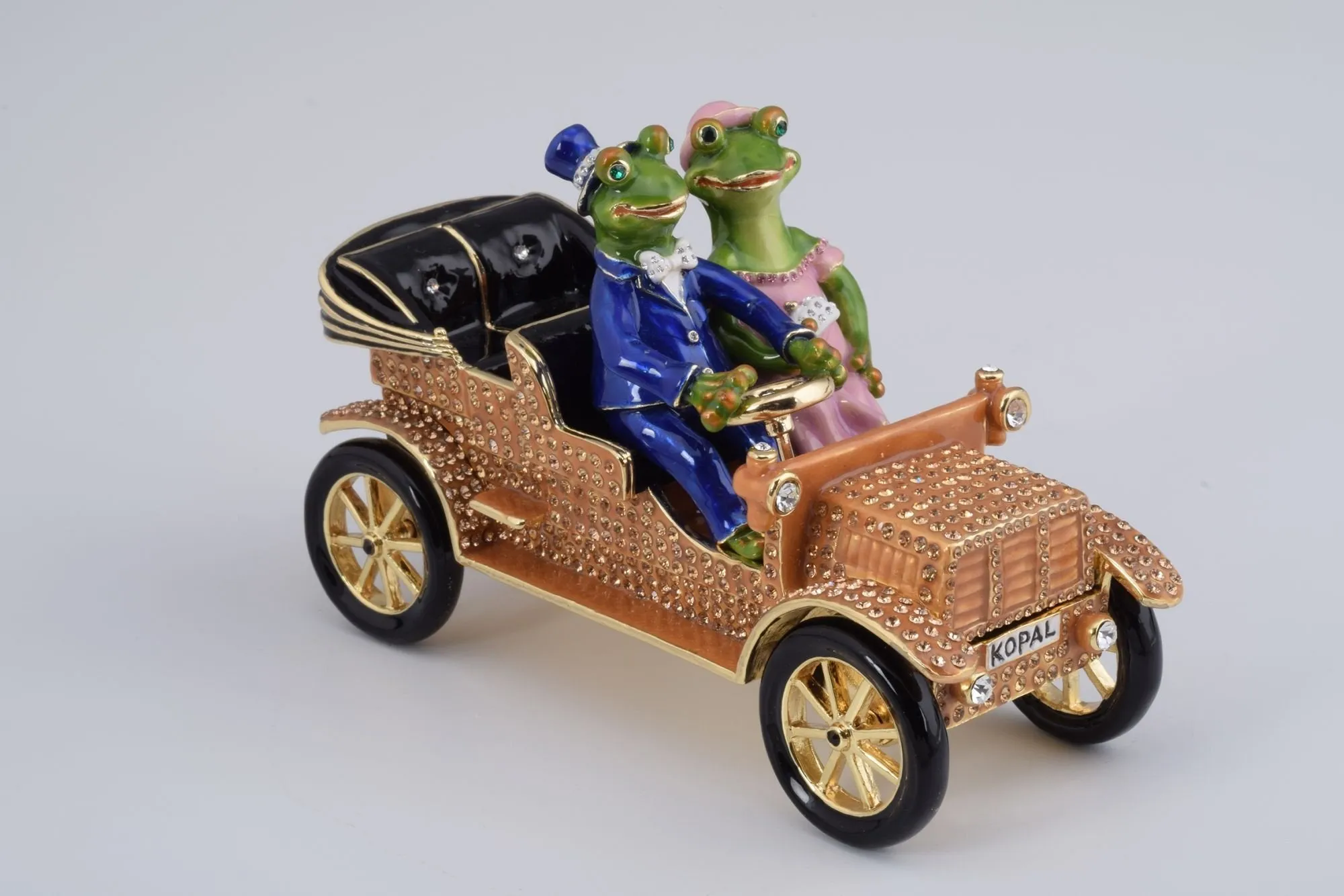 Mr. & Mrs. Frog Car