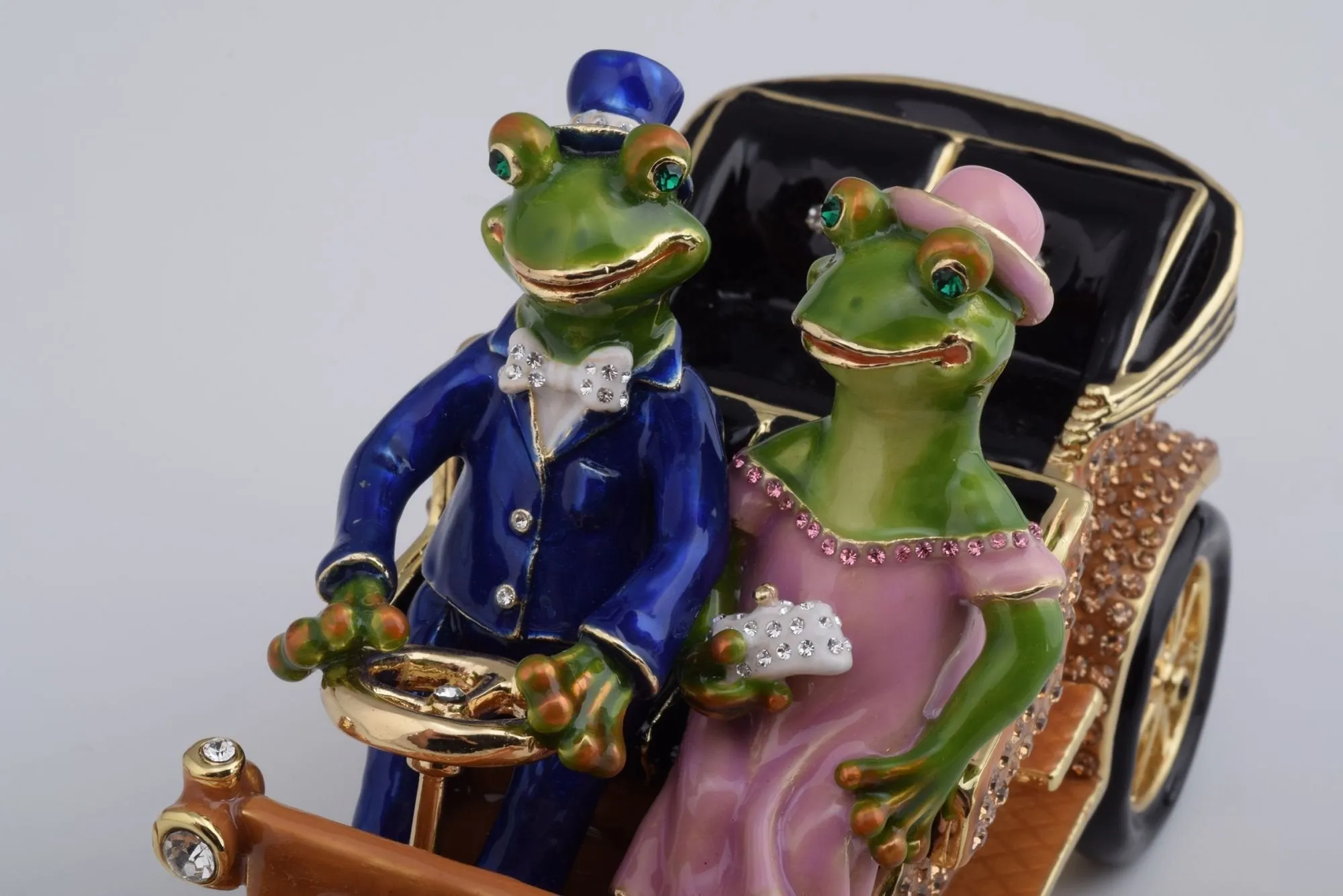 Mr. & Mrs. Frog Car