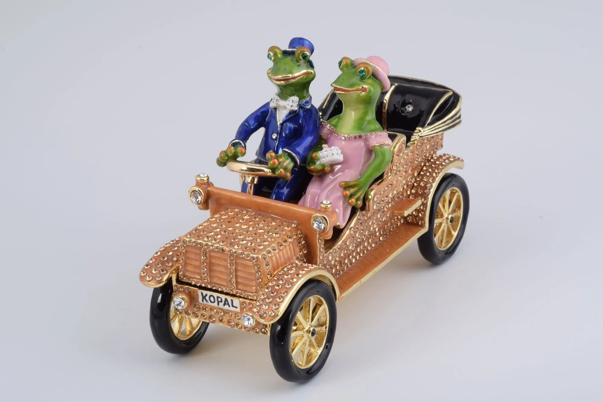 Mr. & Mrs. Frog Car