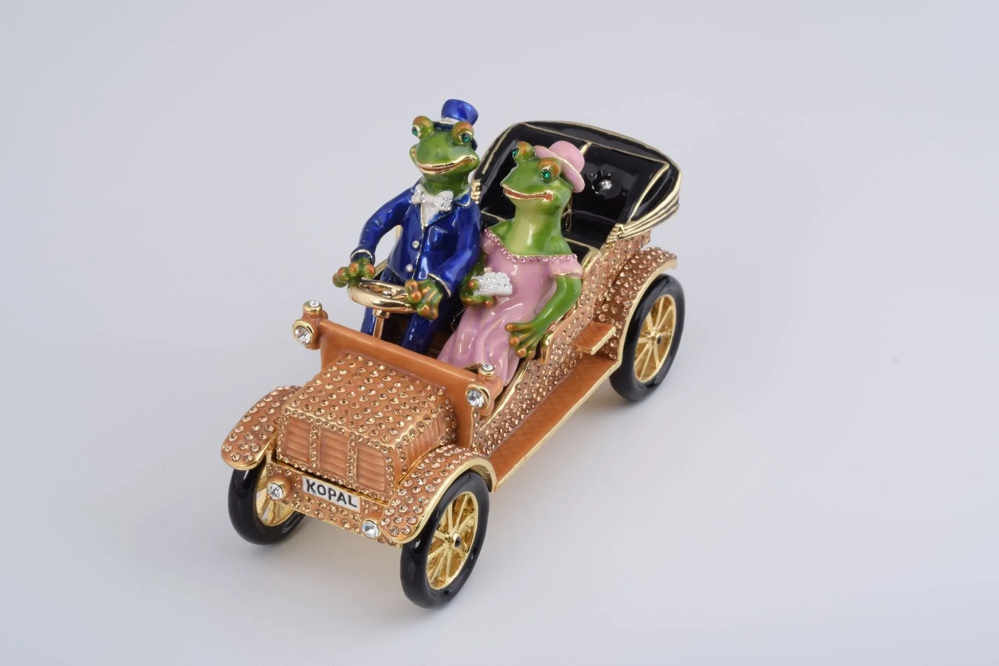 Mr. & Mrs. Frog Car