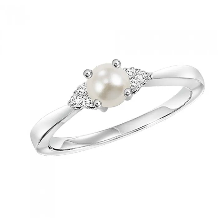 Pearl Ring with Trios of Side Diamonds