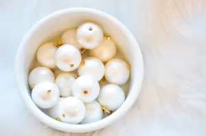 Pre-Pack - Gold Medium Cotton Pearl Charms (WS)