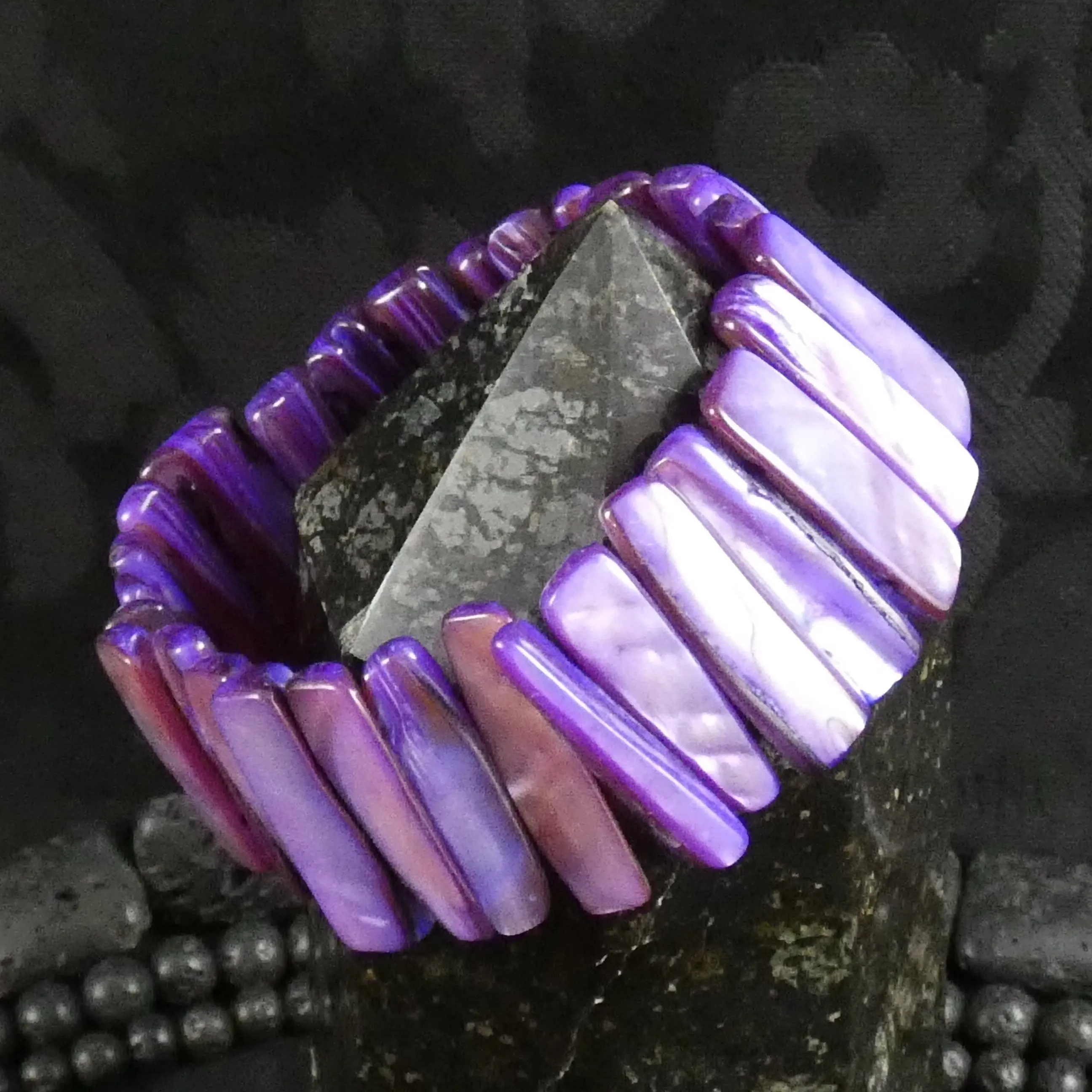 Purple Mother of Pearl Stretch Bracelets (Dyed) (Various)
