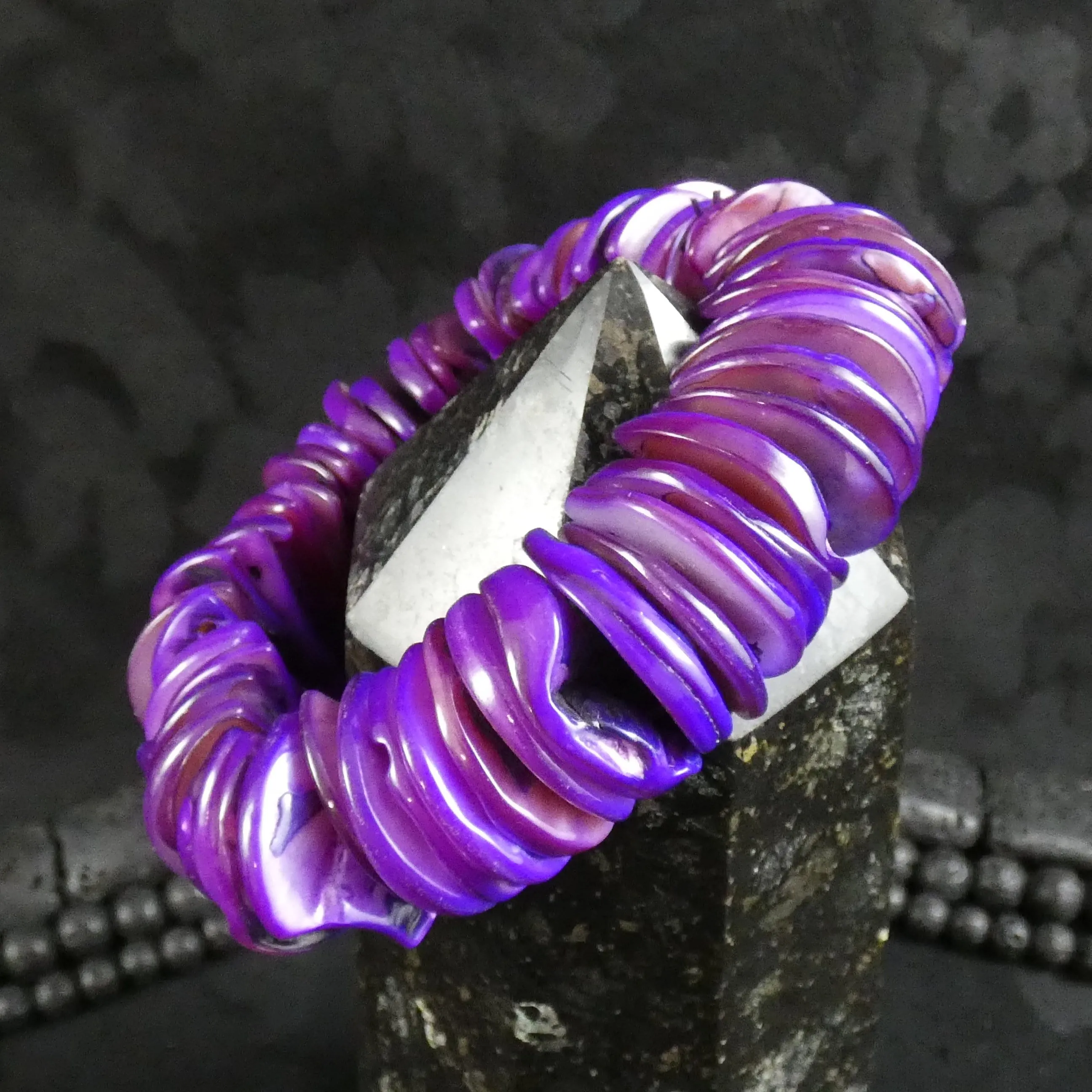 Purple Mother of Pearl Stretch Bracelets (Dyed) (Various)