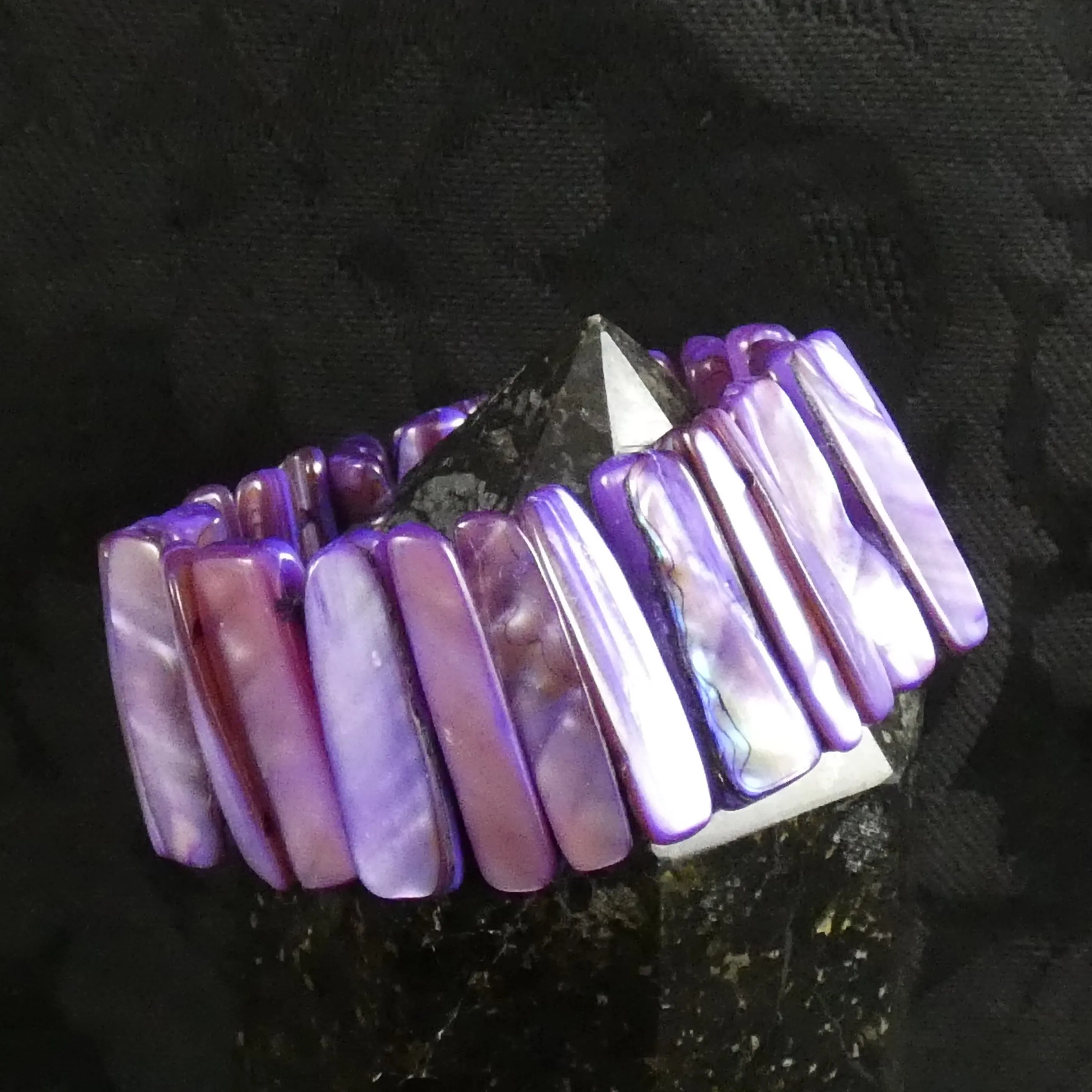 Purple Mother of Pearl Stretch Bracelets (Dyed) (Various)