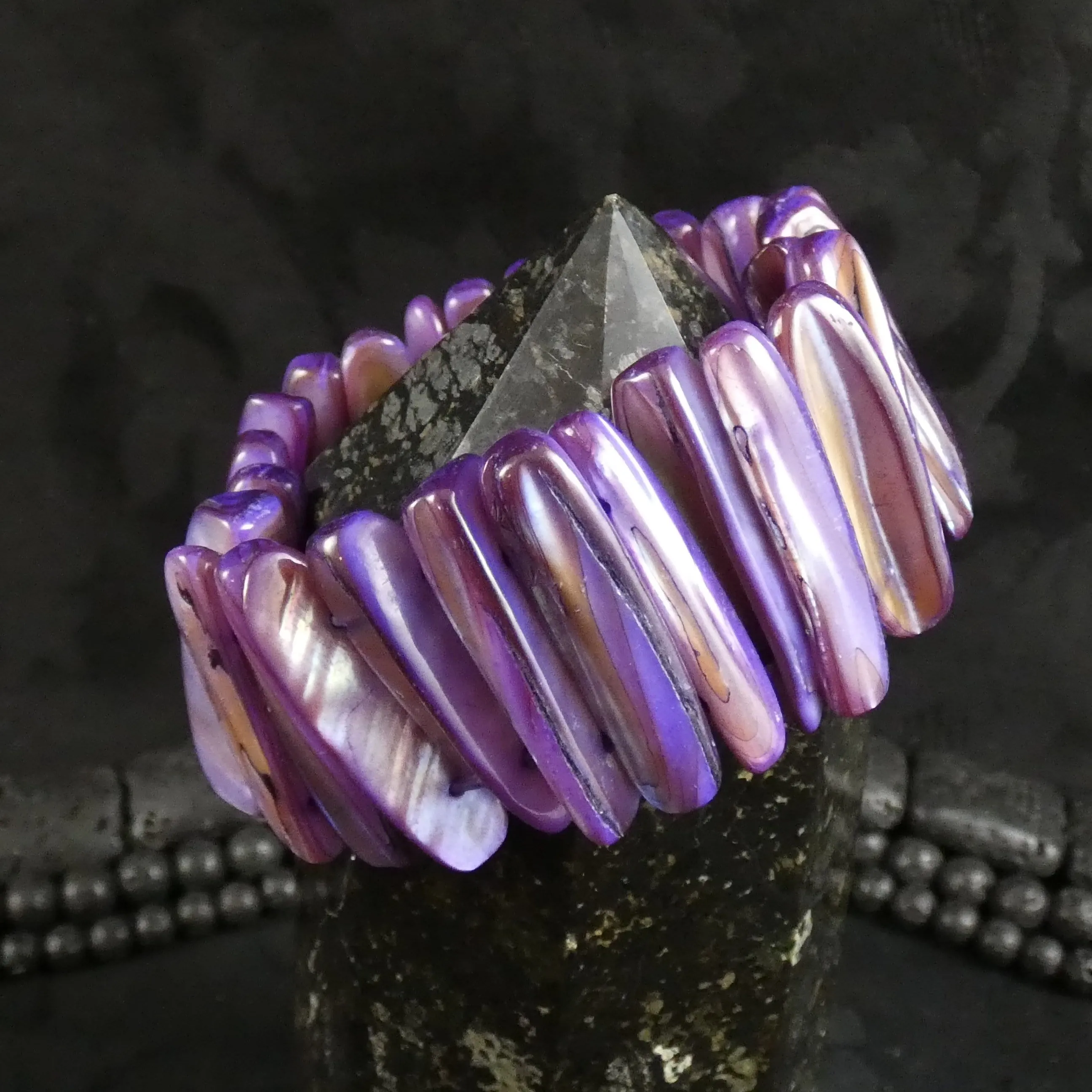 Purple Mother of Pearl Stretch Bracelets (Dyed) (Various)