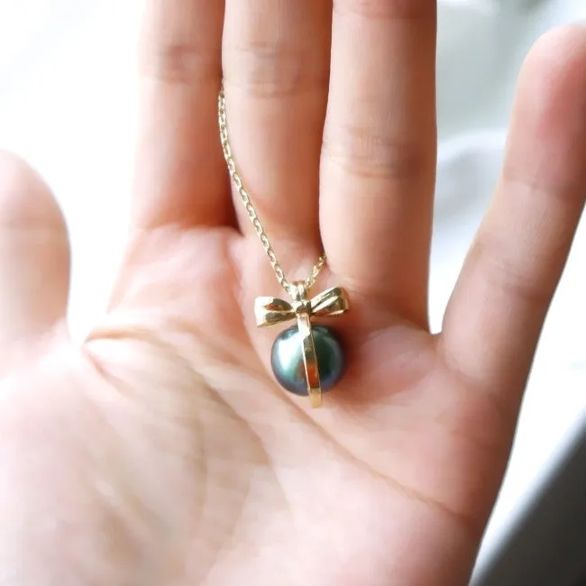 Put a Bow on It - Tahitian Pearl Necklace