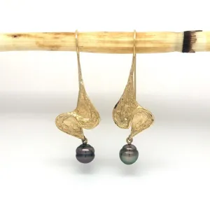 "S" shaped swirls with Tahitian pearl dangles