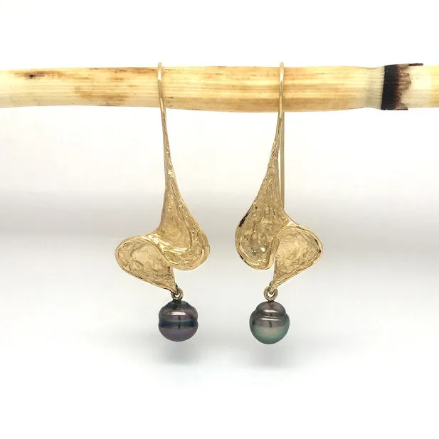 "S" shaped swirls with Tahitian pearl dangles