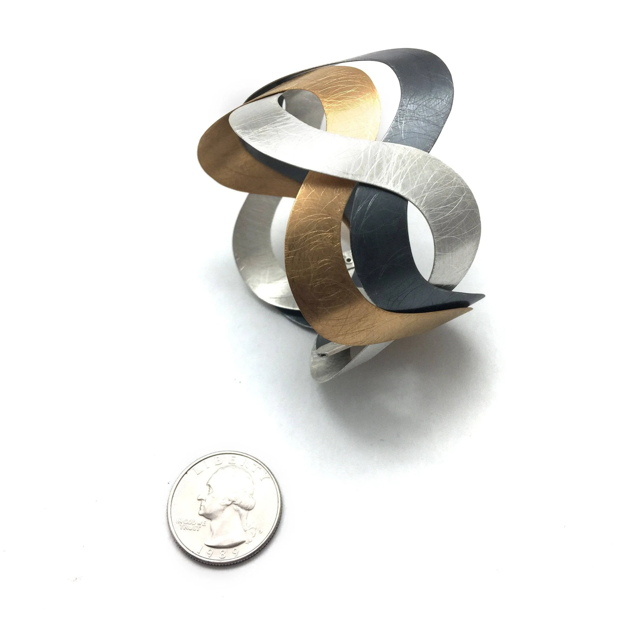 Semi-Twisted Wave Bracelet - Gold/Silver/Oxi