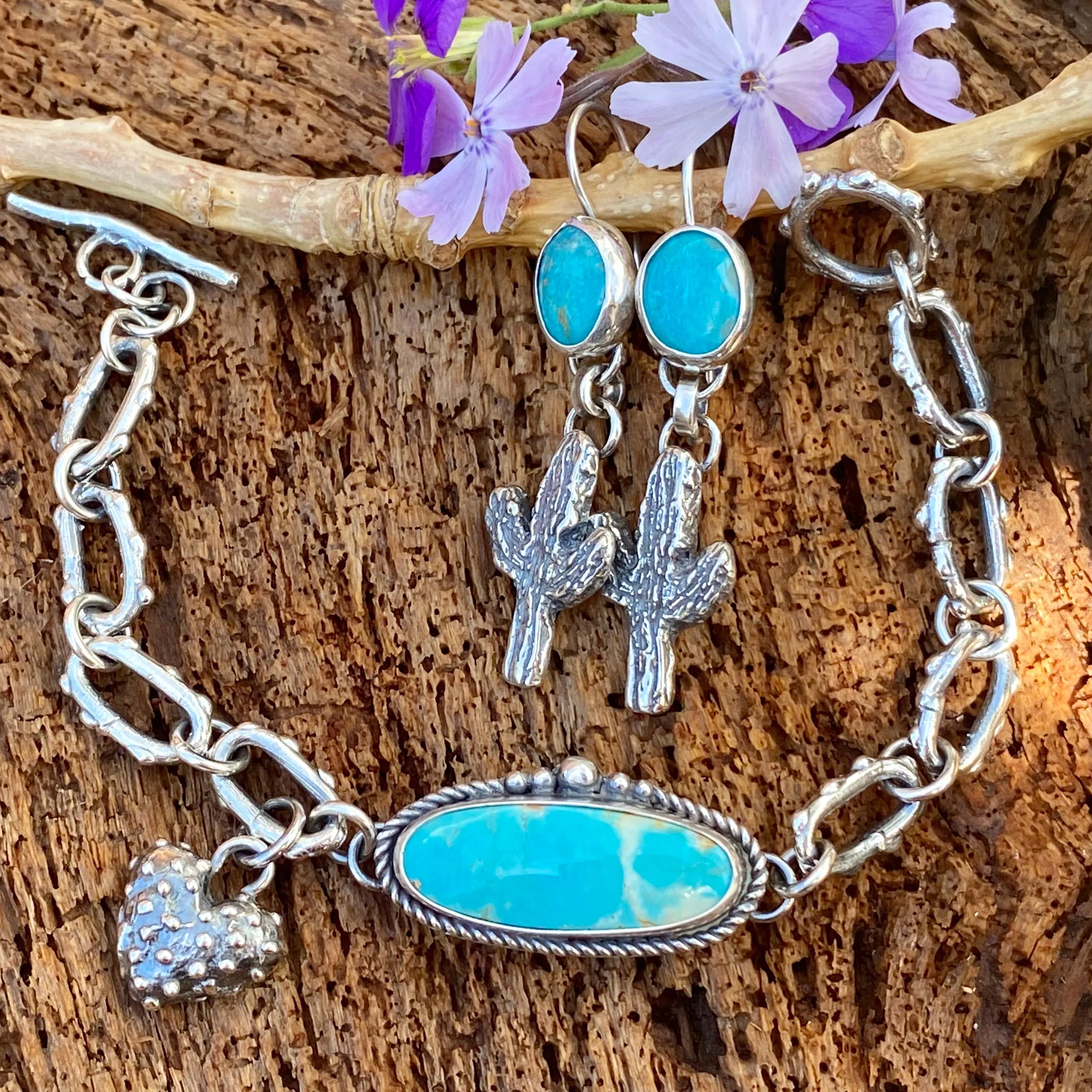 Sky blue oval Kingman and hand cast chain bracelet